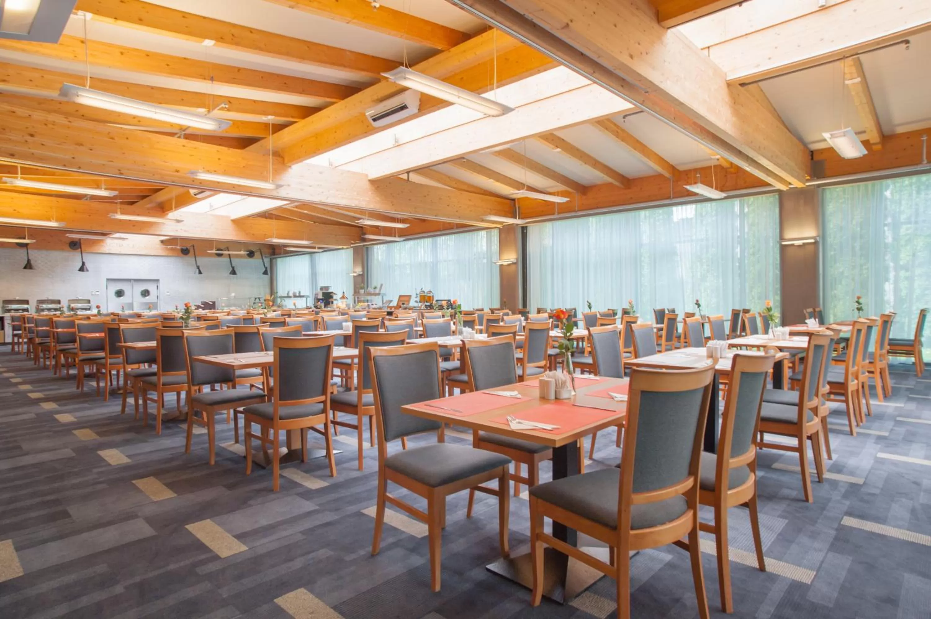 Restaurant/places to eat in Express Kraków Hotel