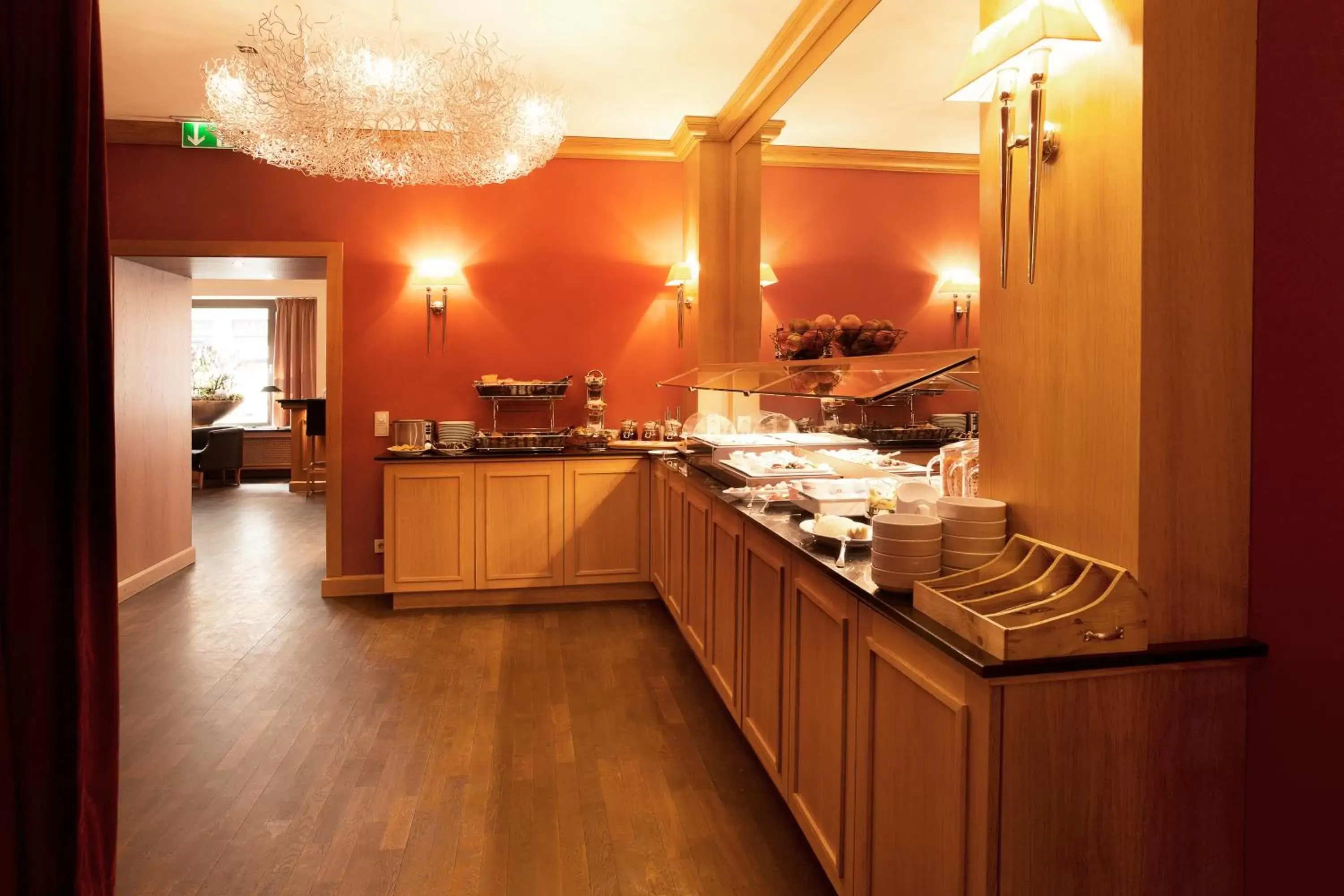 Food, Restaurant/Places to Eat in TOWNHOUSE Hotel