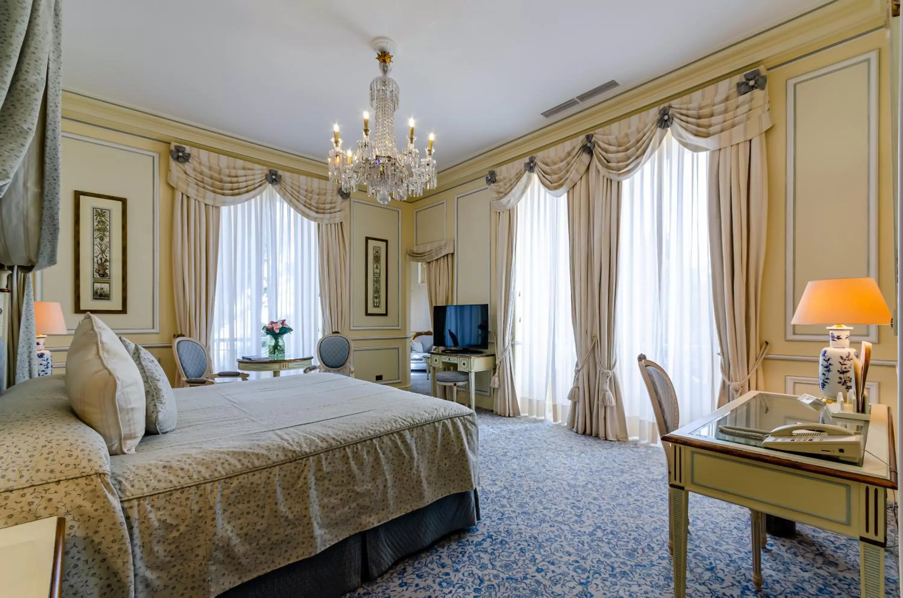 Bedroom, Bed in Olissippo Lapa Palace – The Leading Hotels of the World