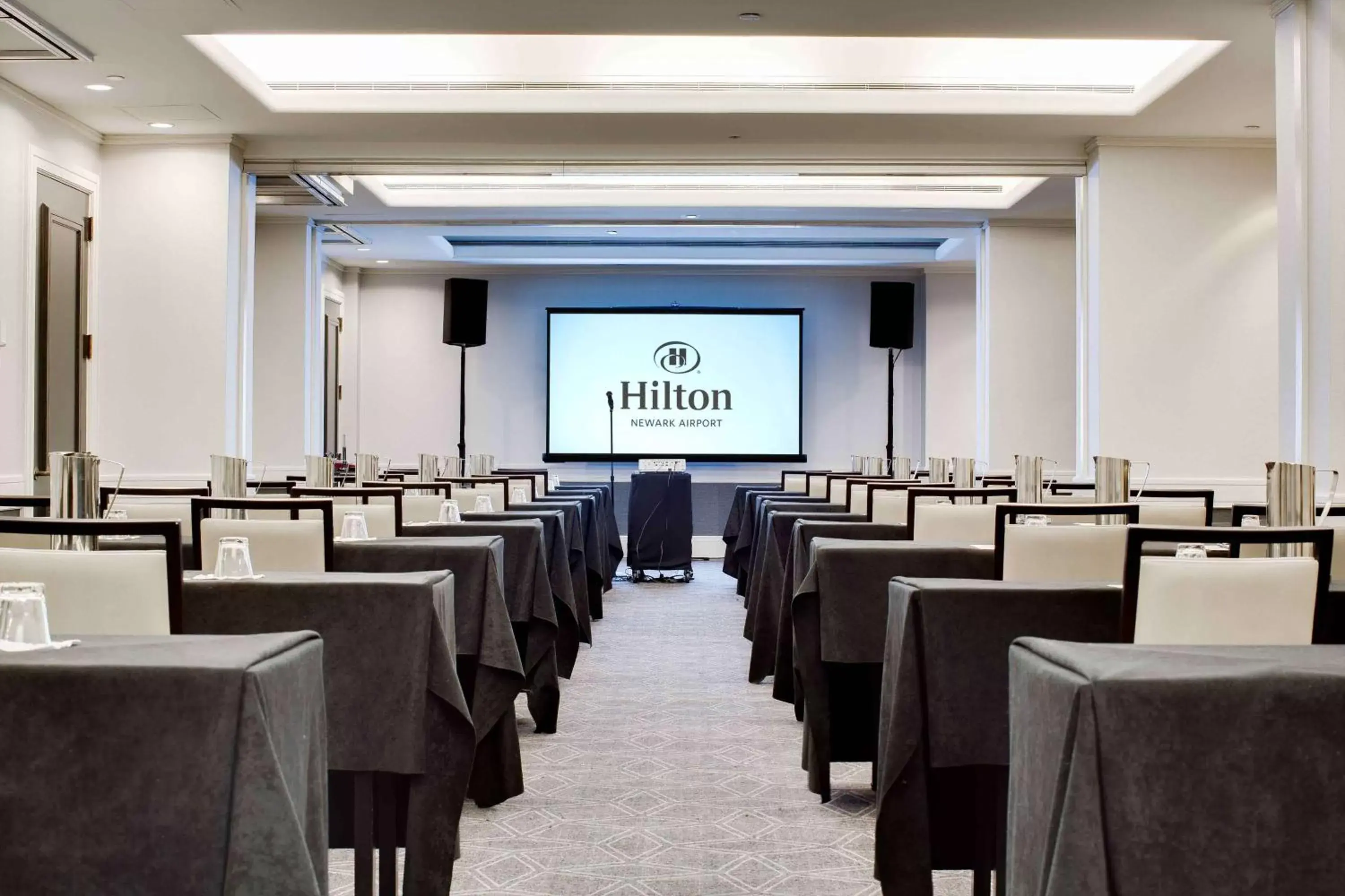 Meeting/conference room in Hilton Newark Airport