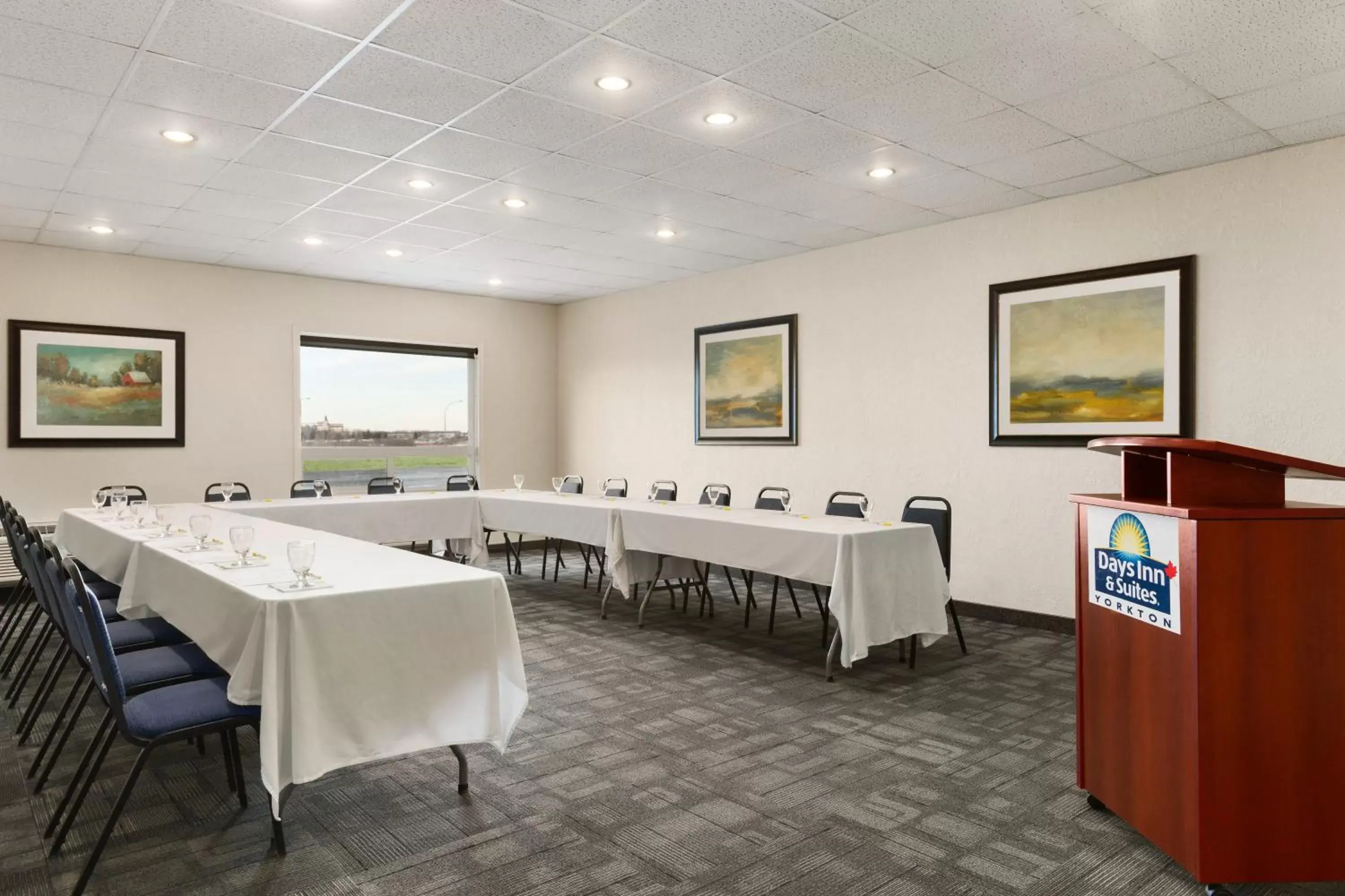 Business facilities in Days Inn & Suites by Wyndham Yorkton