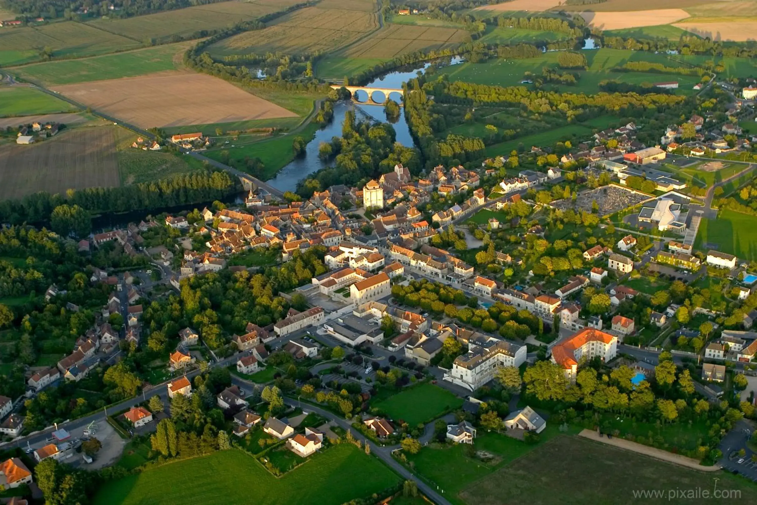 Bird's eye view, Bird's-eye View in Logis Les Loges du Parc