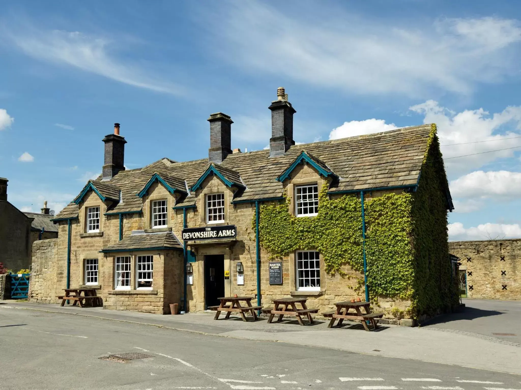 Facade/entrance, Property Building in Devonshire Arms at Pilsley - Chatsworth