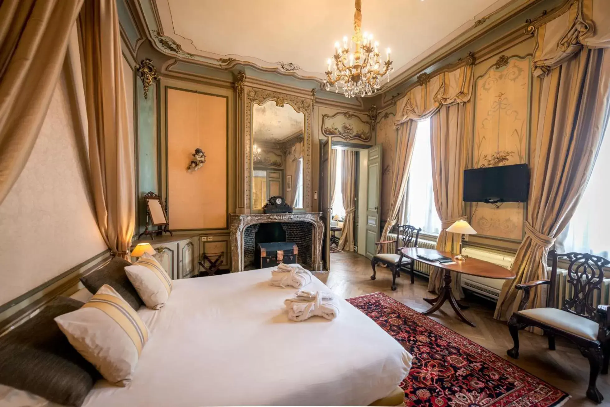 Junior Suite (3 Adults) in Hotel Jan Brito Junior Suite (3 Adults) in Hotel Jan Brito