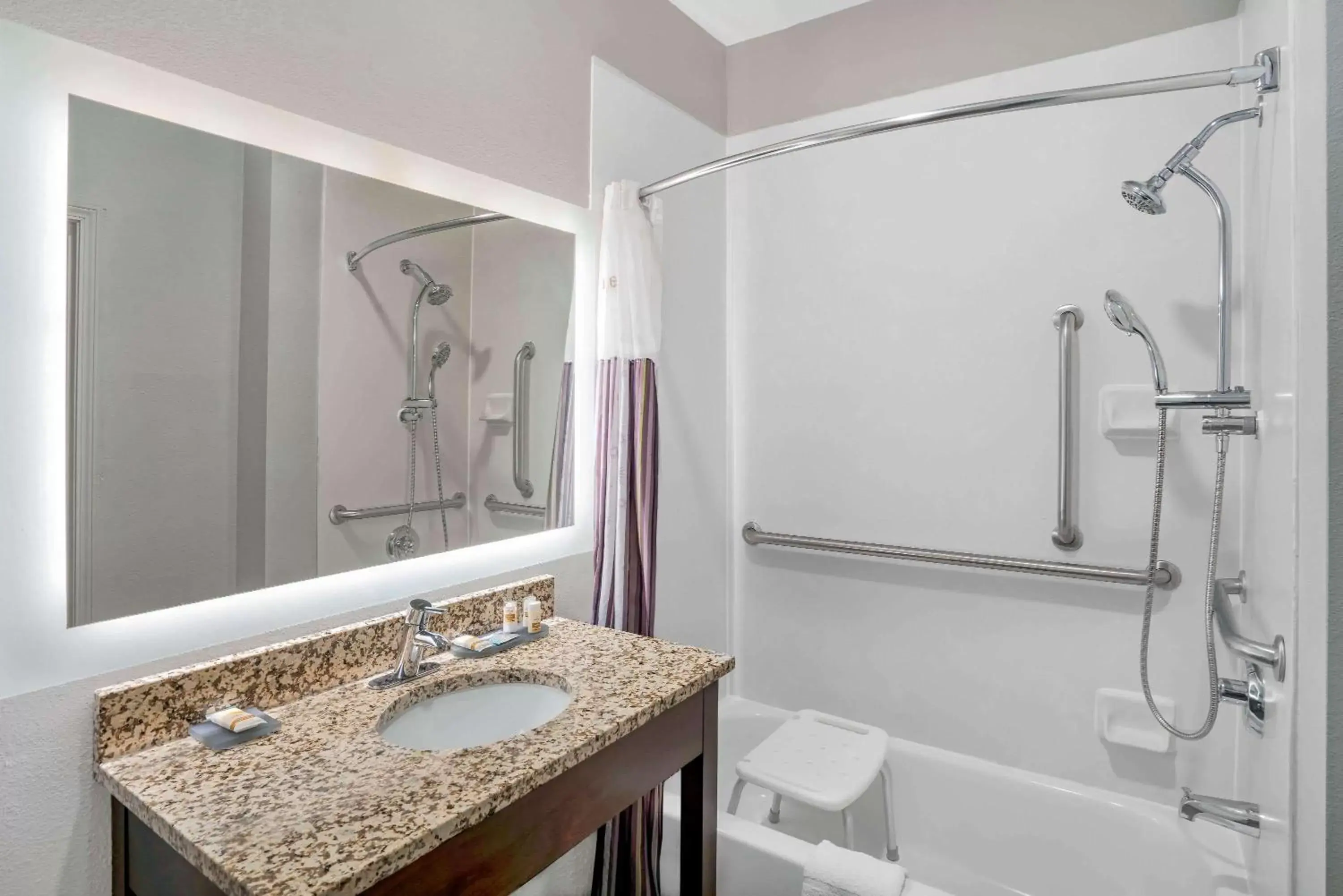 Bathroom in La Quinta by Wyndham Cookeville