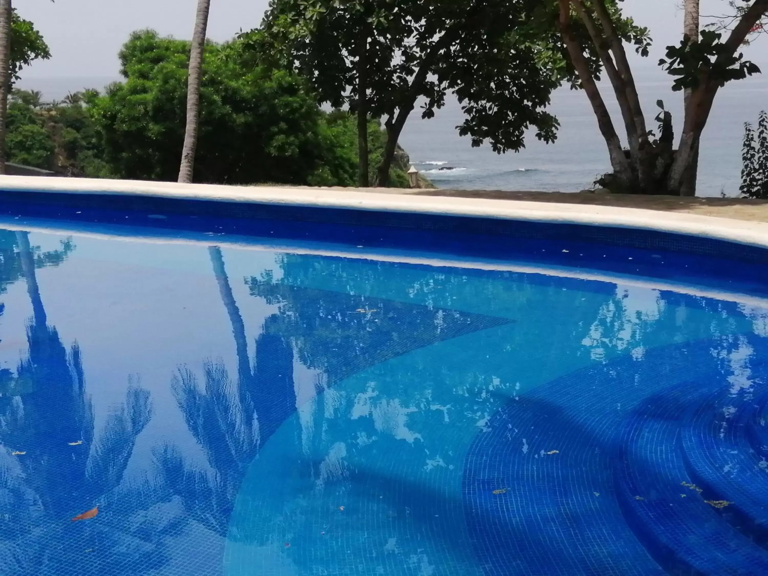 Swimming Pool in Hotel Villa Mexicana Puerto Escondido