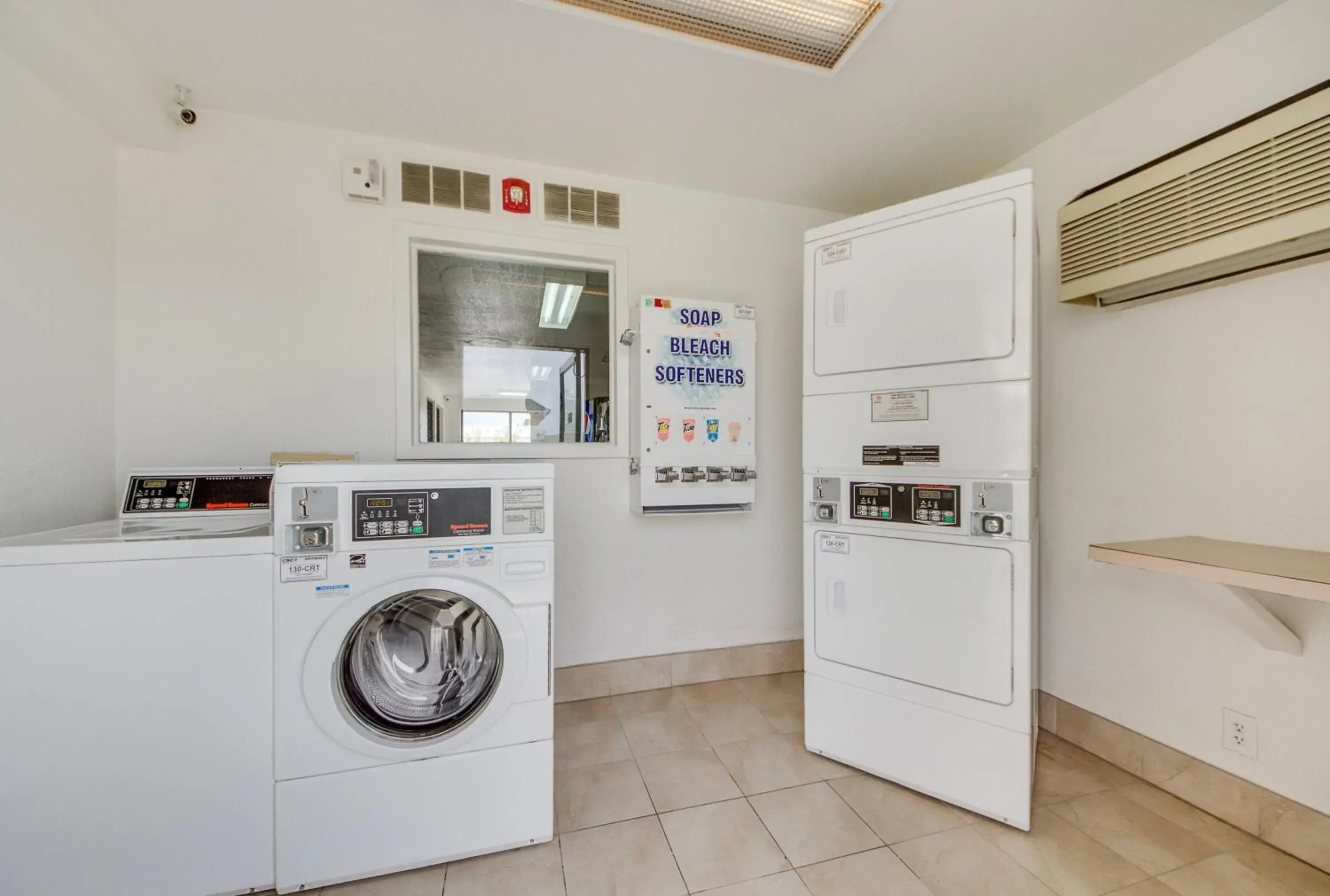 Other, Kitchen/Kitchenette in Motel 6-Muskogee, OK