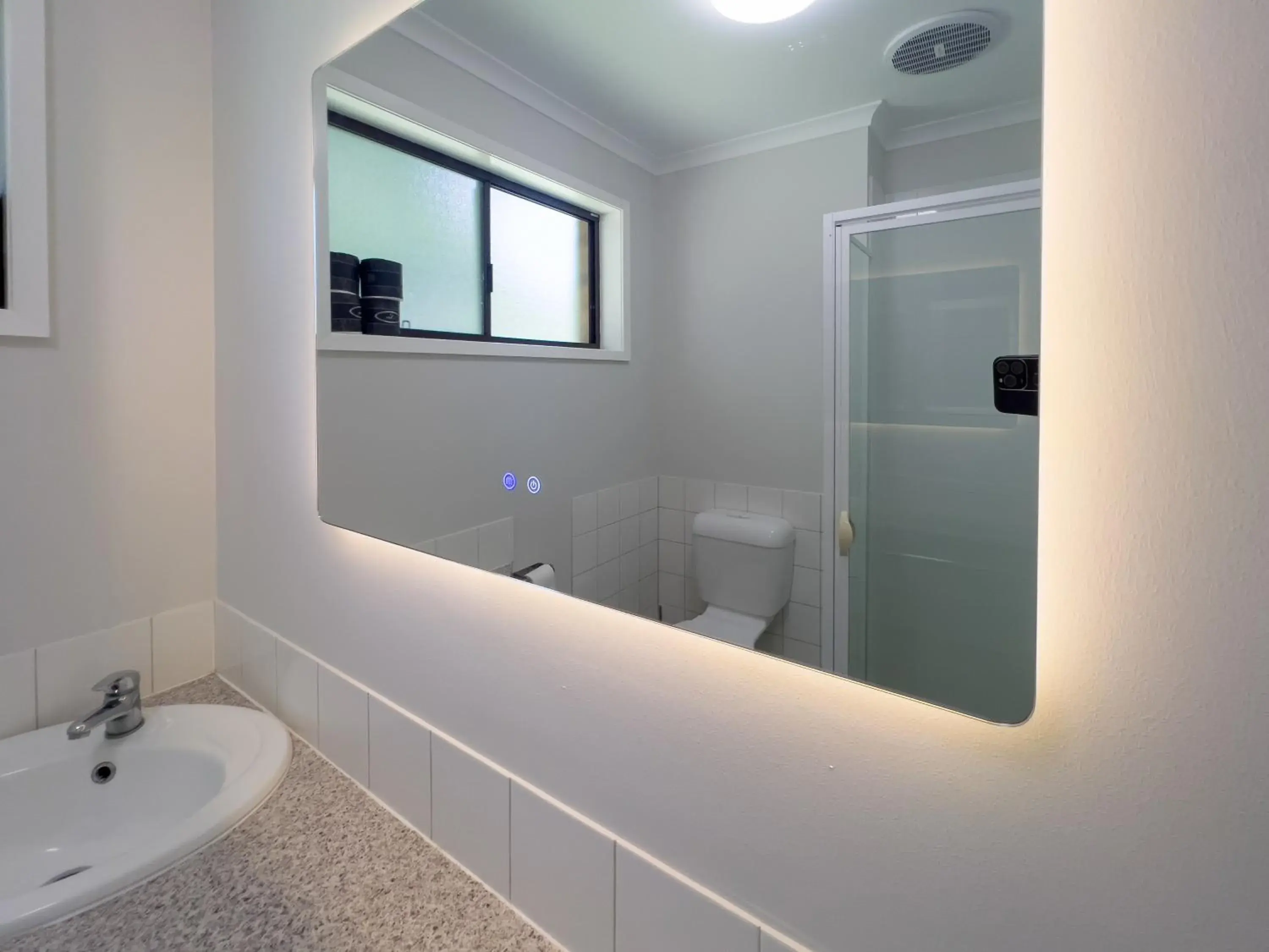 Bathroom in A1 Motels and Apartments Port Fairy