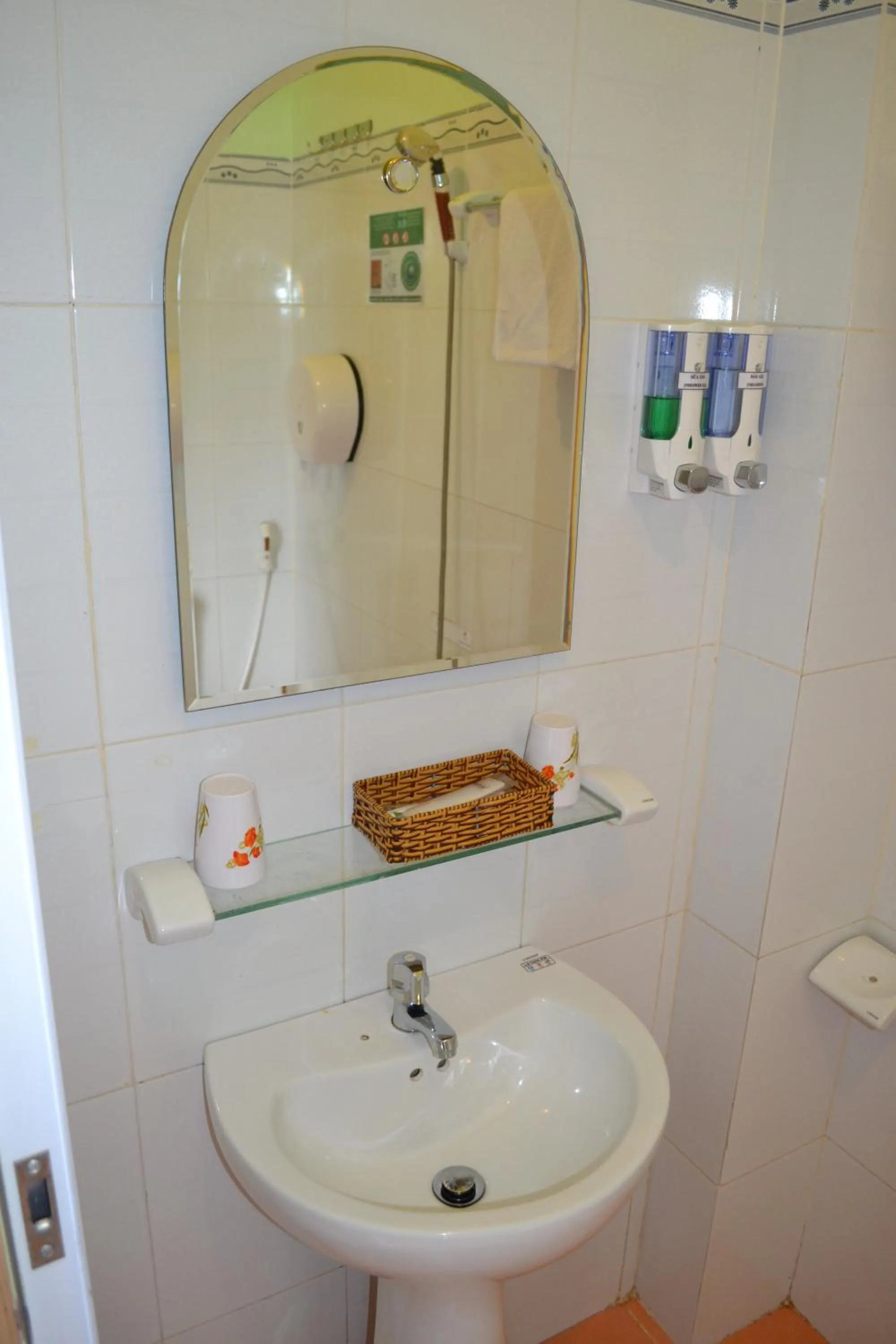 Bathroom in Kim Long Hotel