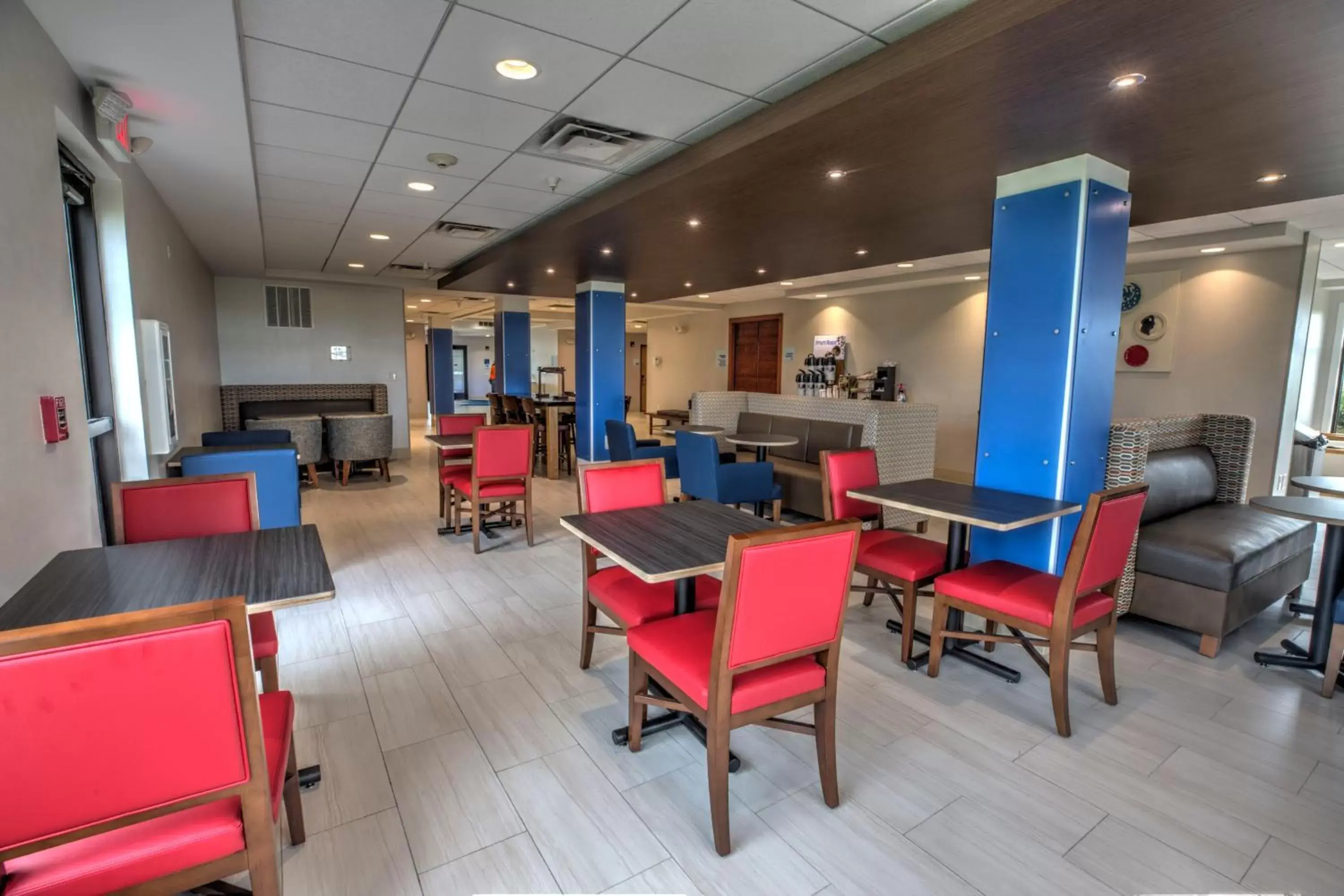Restaurant/Places to Eat in Holiday Inn Express Rochelle, an IHG Hotel