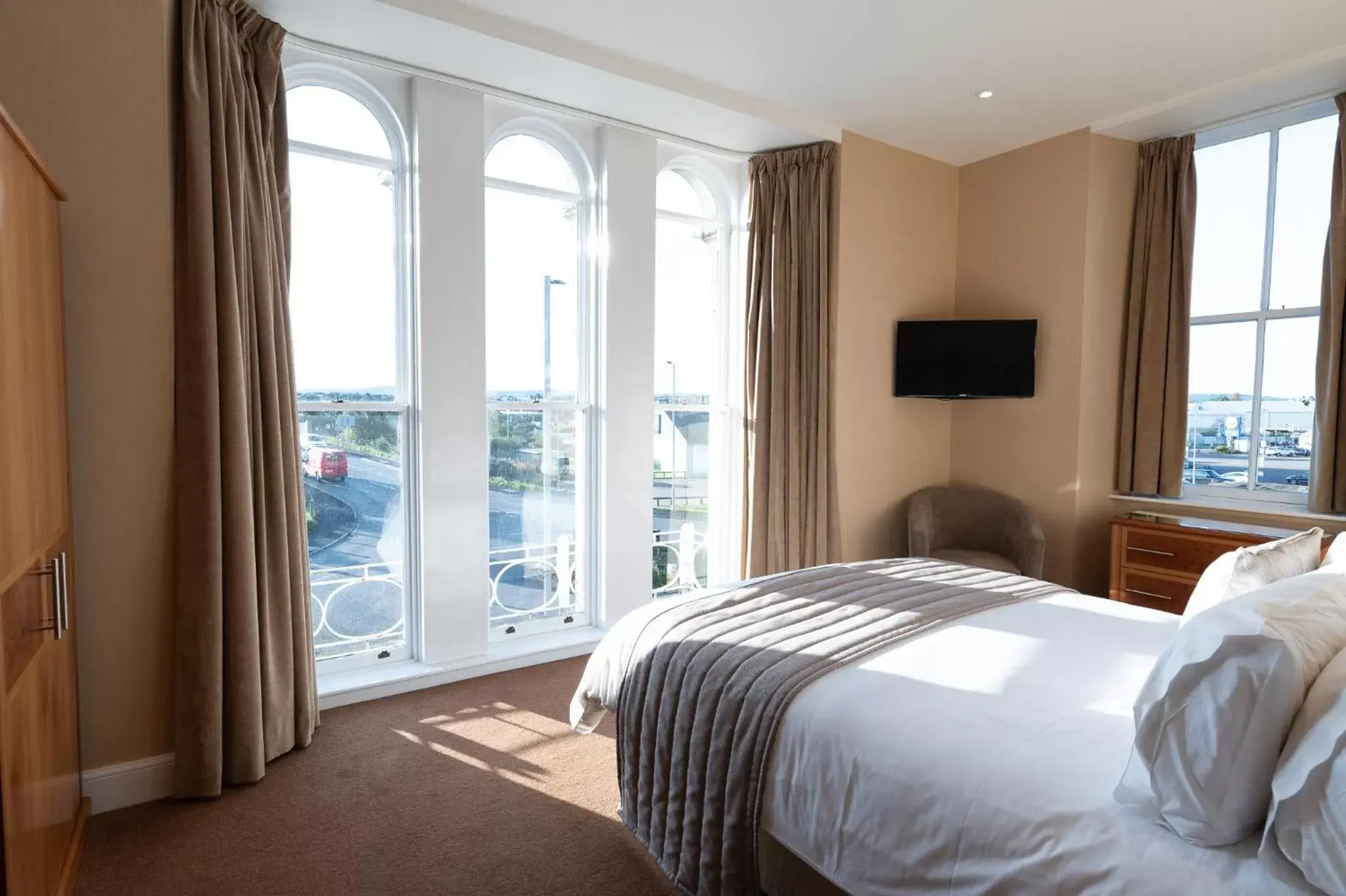 Bedroom in Laichmoray Hotel