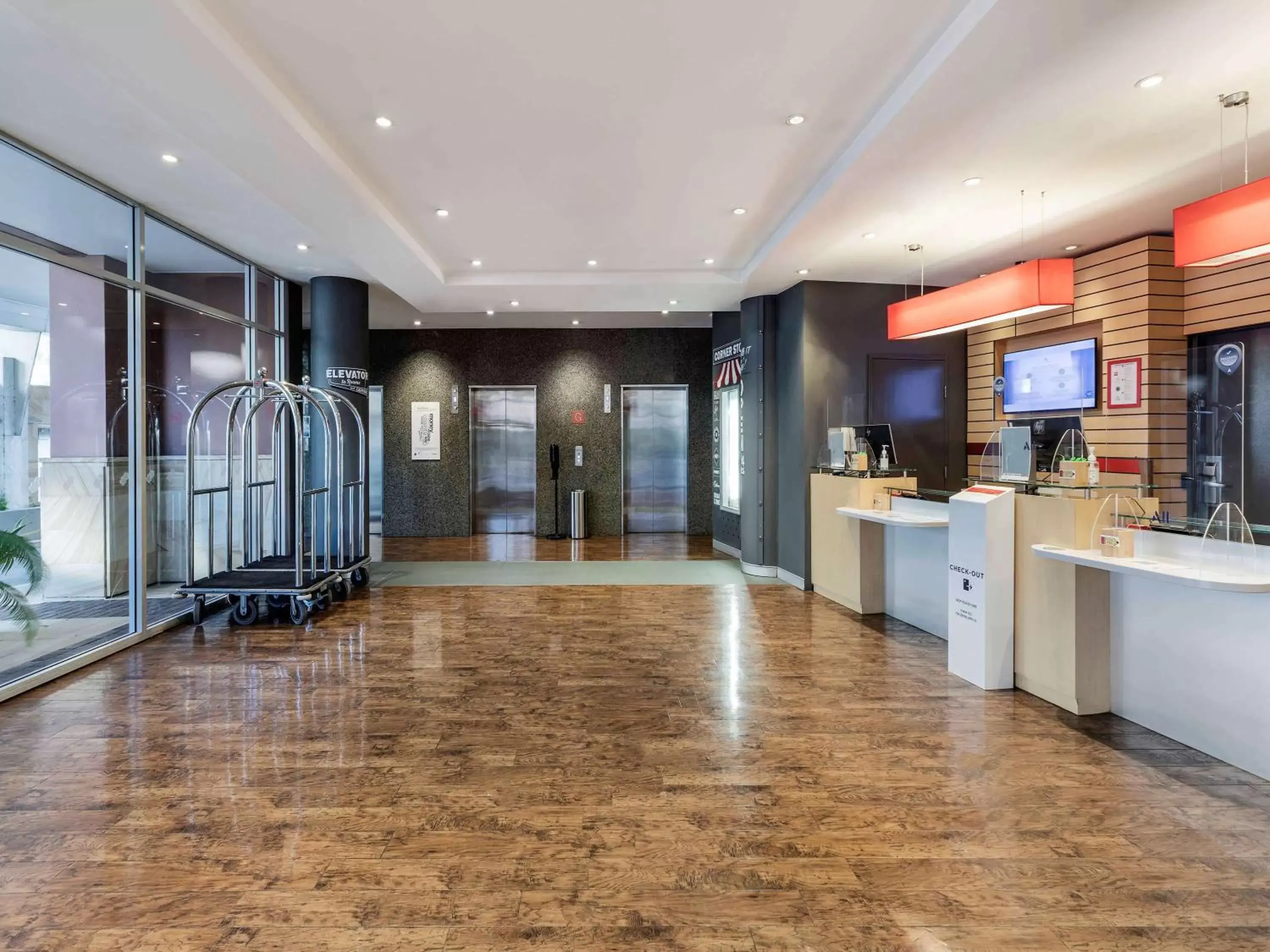 Sports, Lobby/Reception in ibis Sydney Darling Harbour