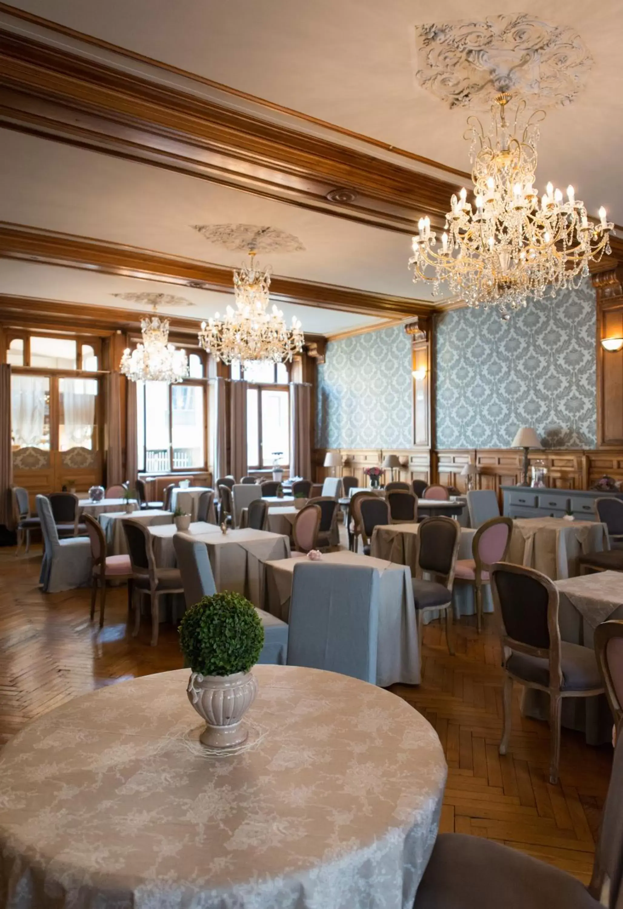 Restaurant/Places to Eat in The Originals City, Hôtel de la Balance, Montbéliard