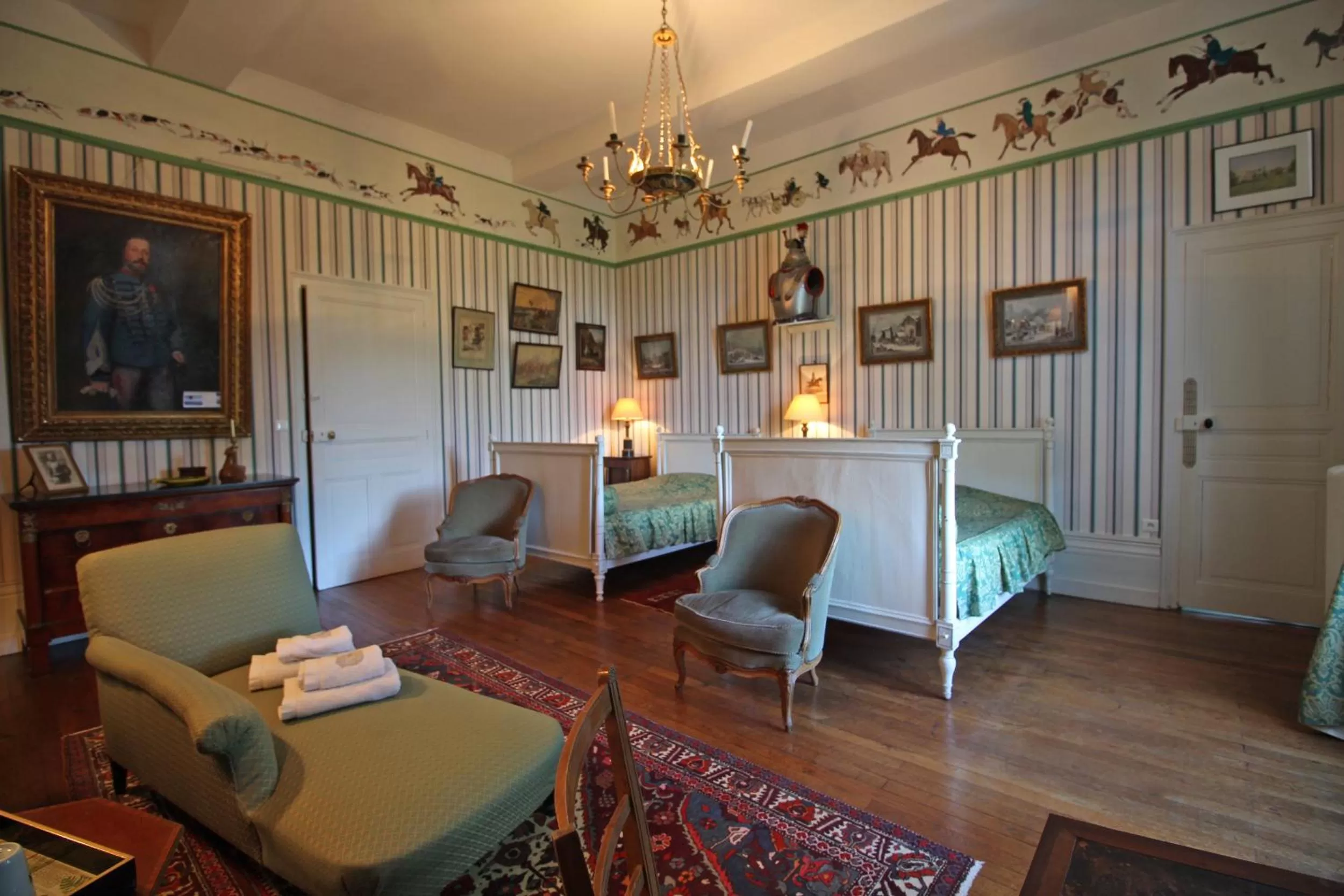 Room Photo in Château de la Chabroulie