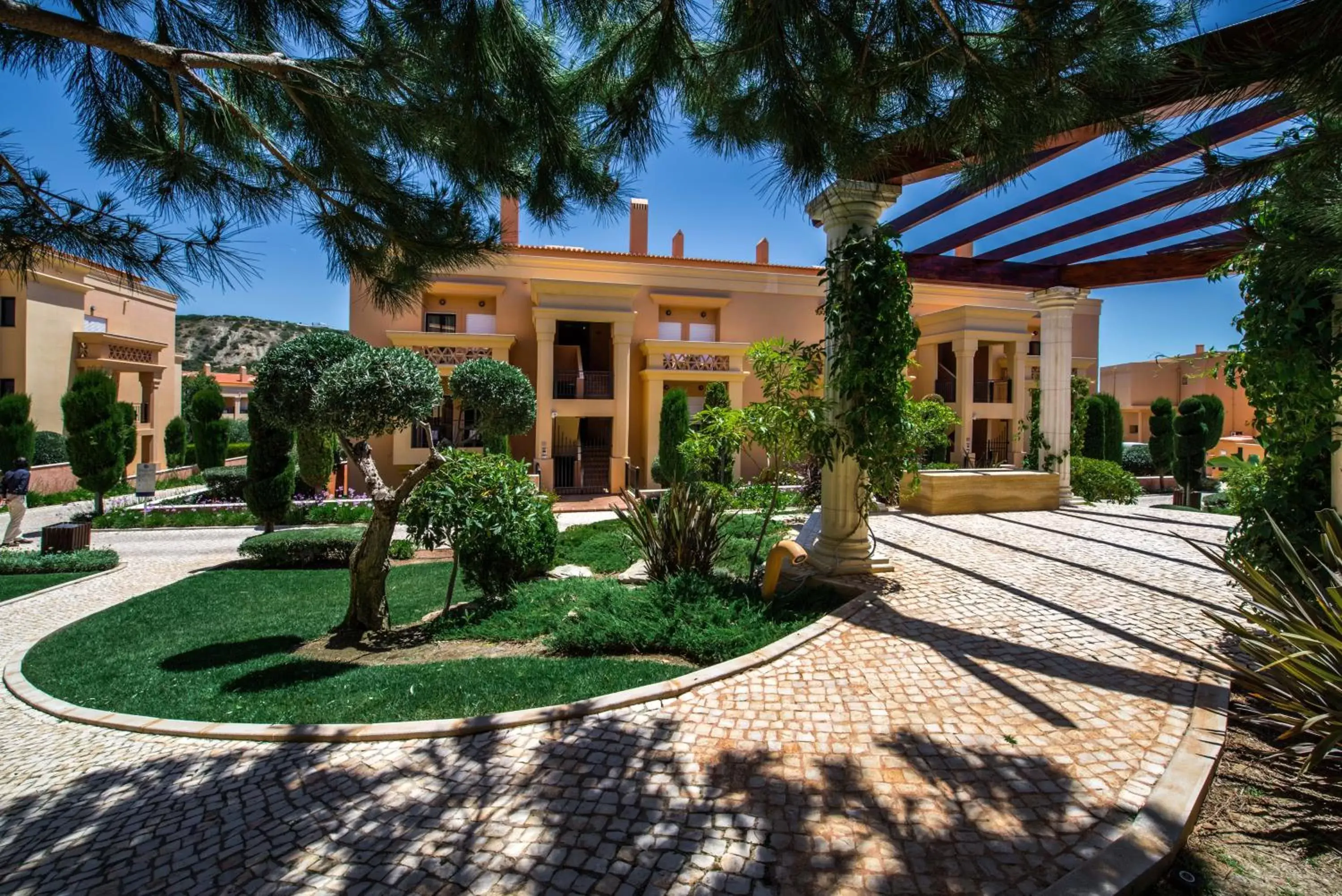 Facade/entrance in Baia da Luz Resort Facade/entrance in Baia da Luz Resort