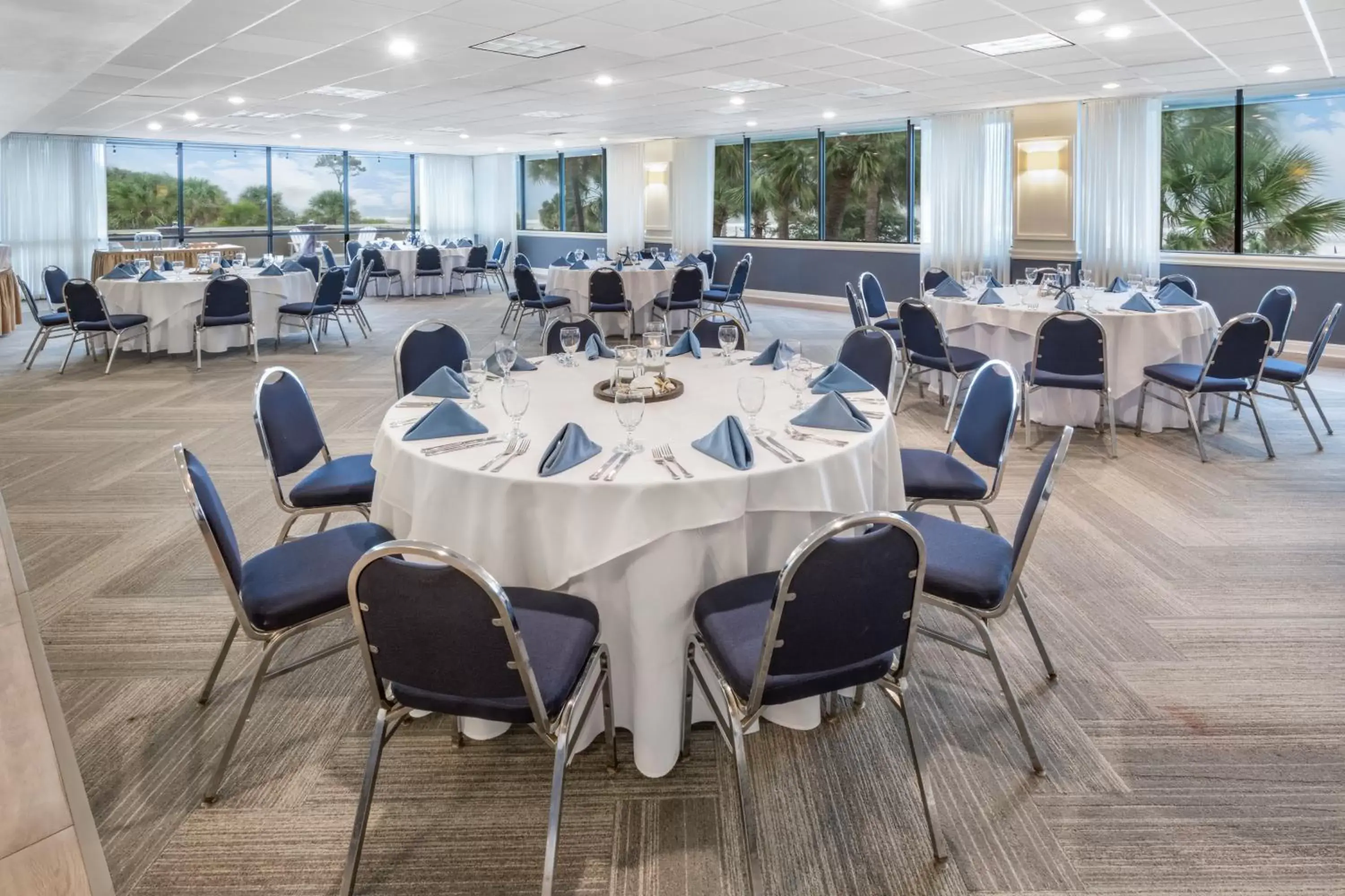 Meeting/conference room, Restaurant/Places to Eat in Beach House Resort Hilton Head Island