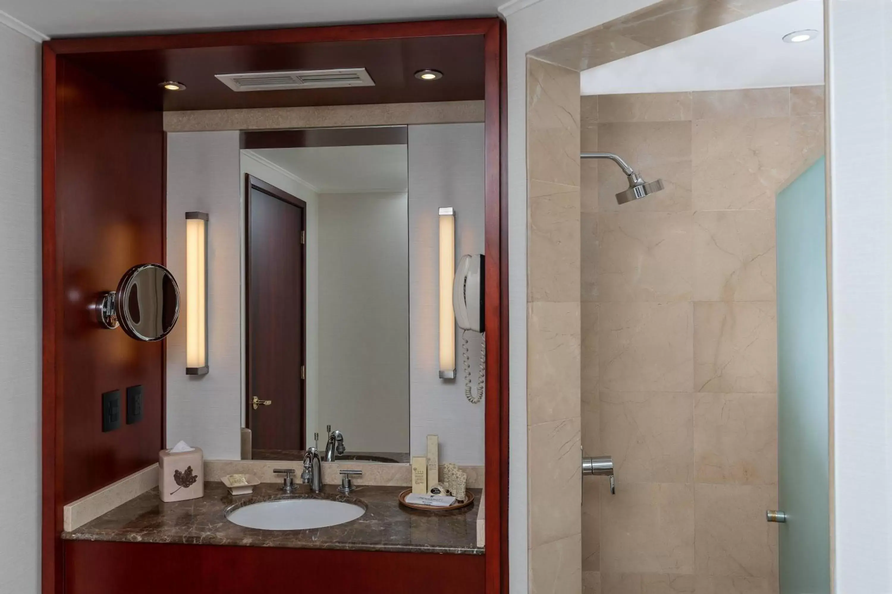 Bathroom in JW Marriott Quito