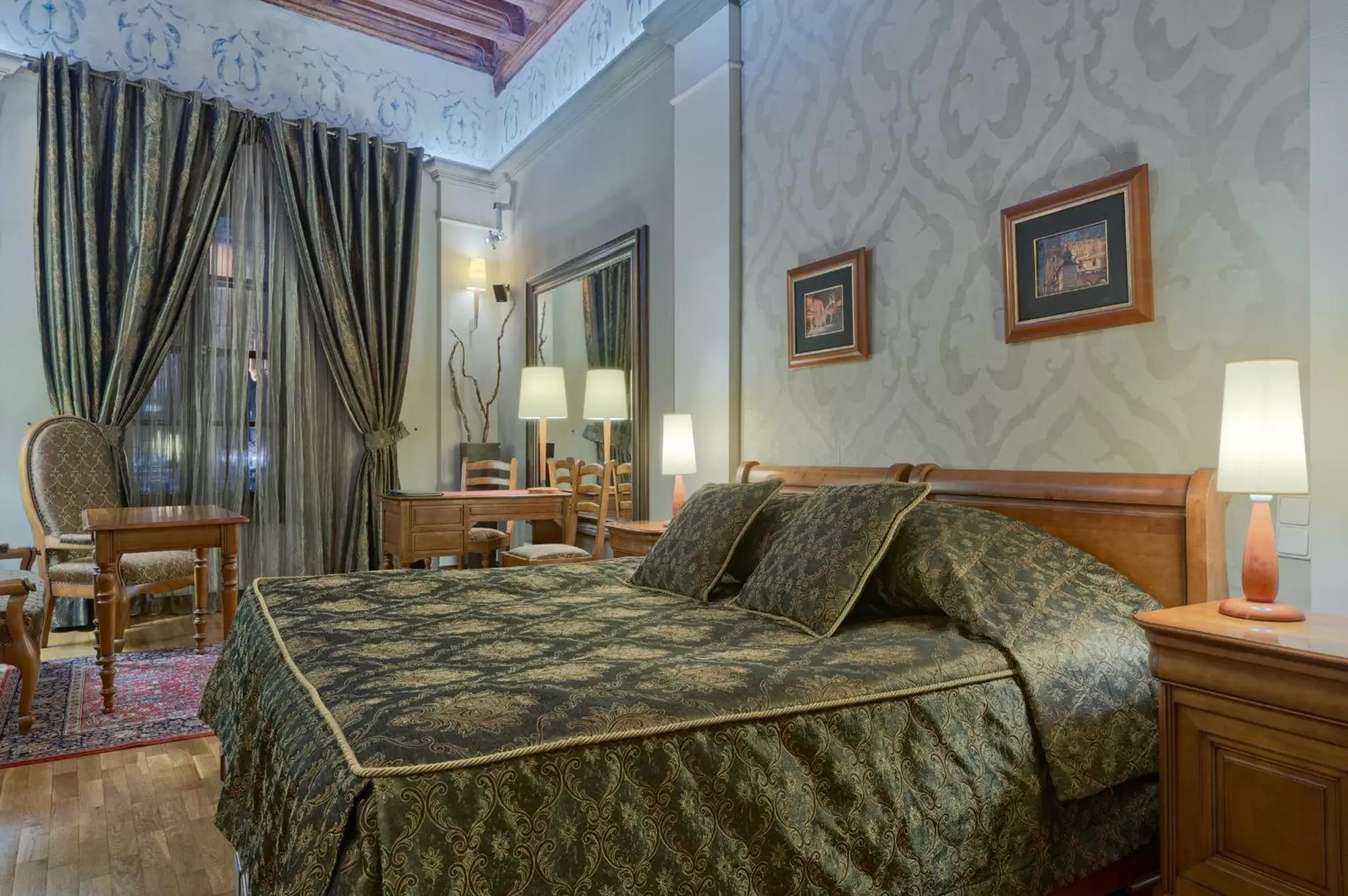 Bed in Hotel Wentzl