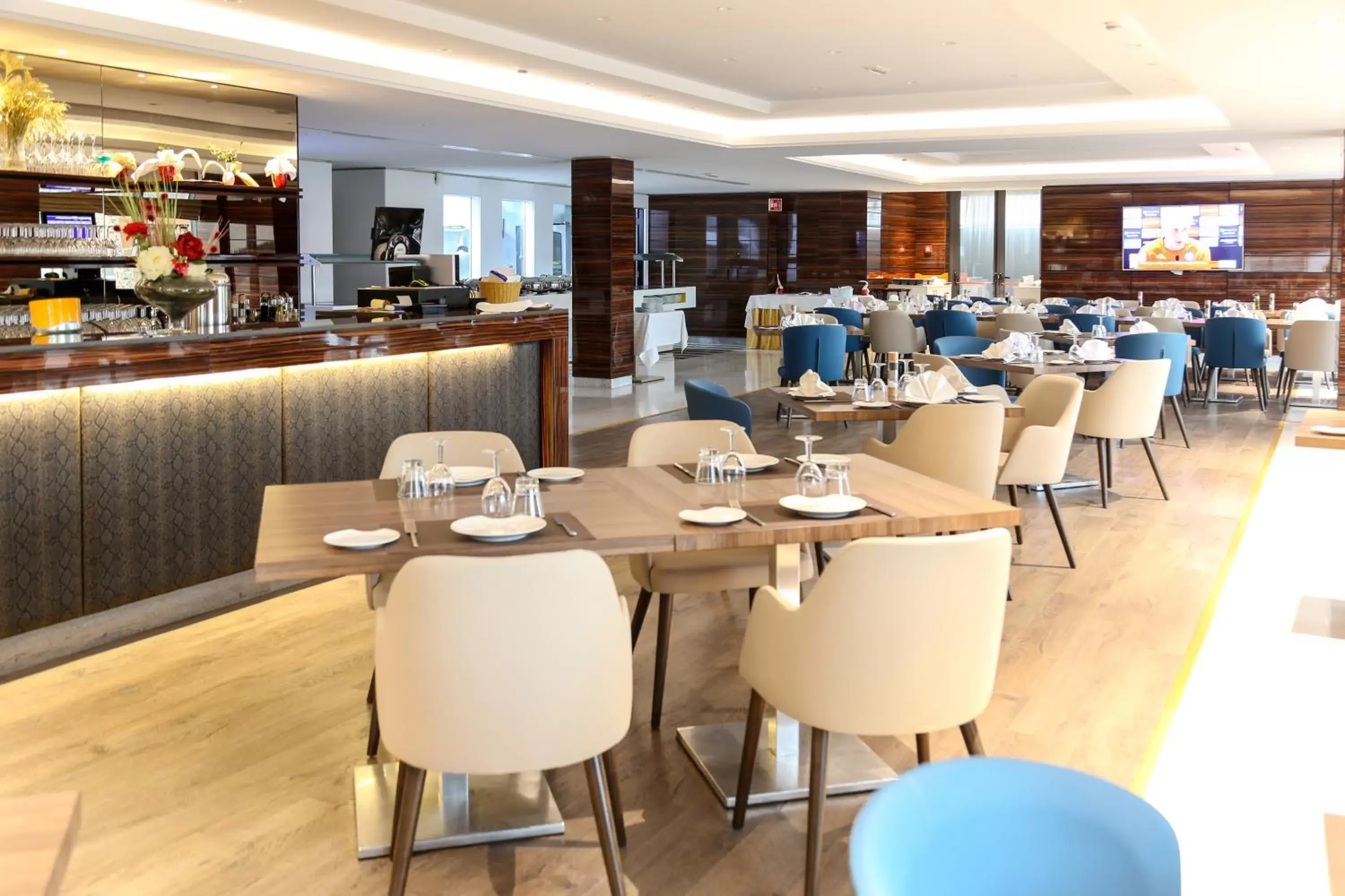 Restaurant/places to eat in Radisson Hotel Sfax Restaurant/places to eat in Radisson Hotel Sfax