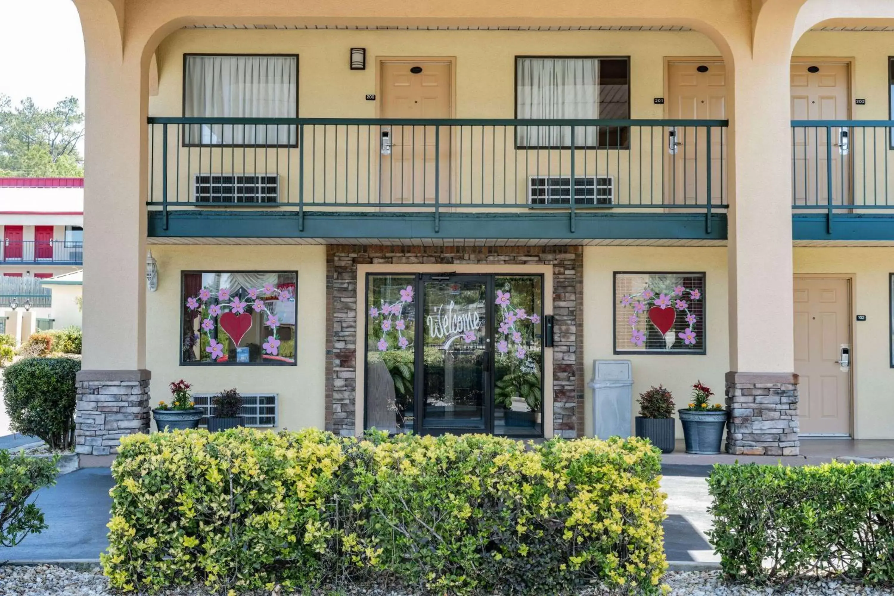 Property building in Days Inn by Wyndham Macon I-475 Property building in Days Inn by Wyndham Macon I-475