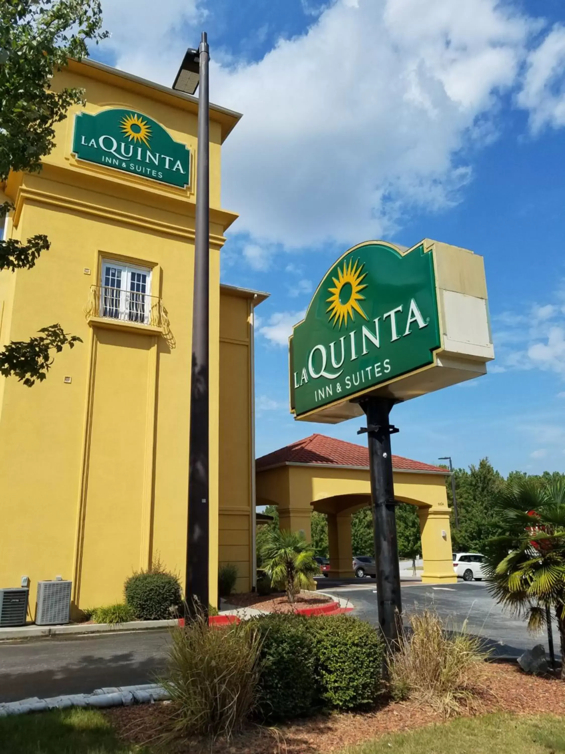 Property building, Property Logo/Sign in La Quinta by Wyndham Atlanta Union City