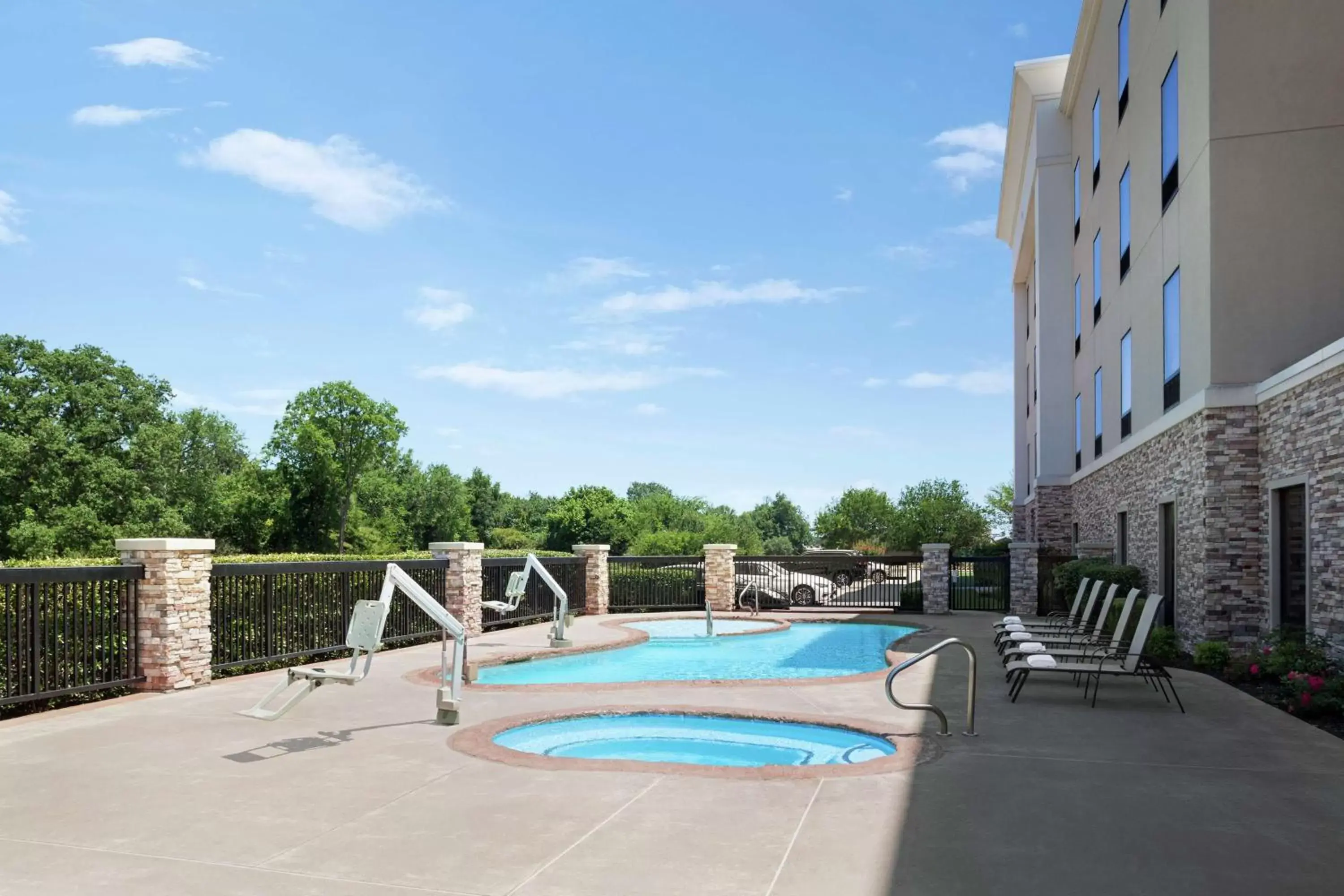 Swimming pool in Hampton Inn Sulphur Springs Swimming pool in Hampton Inn Sulphur Springs