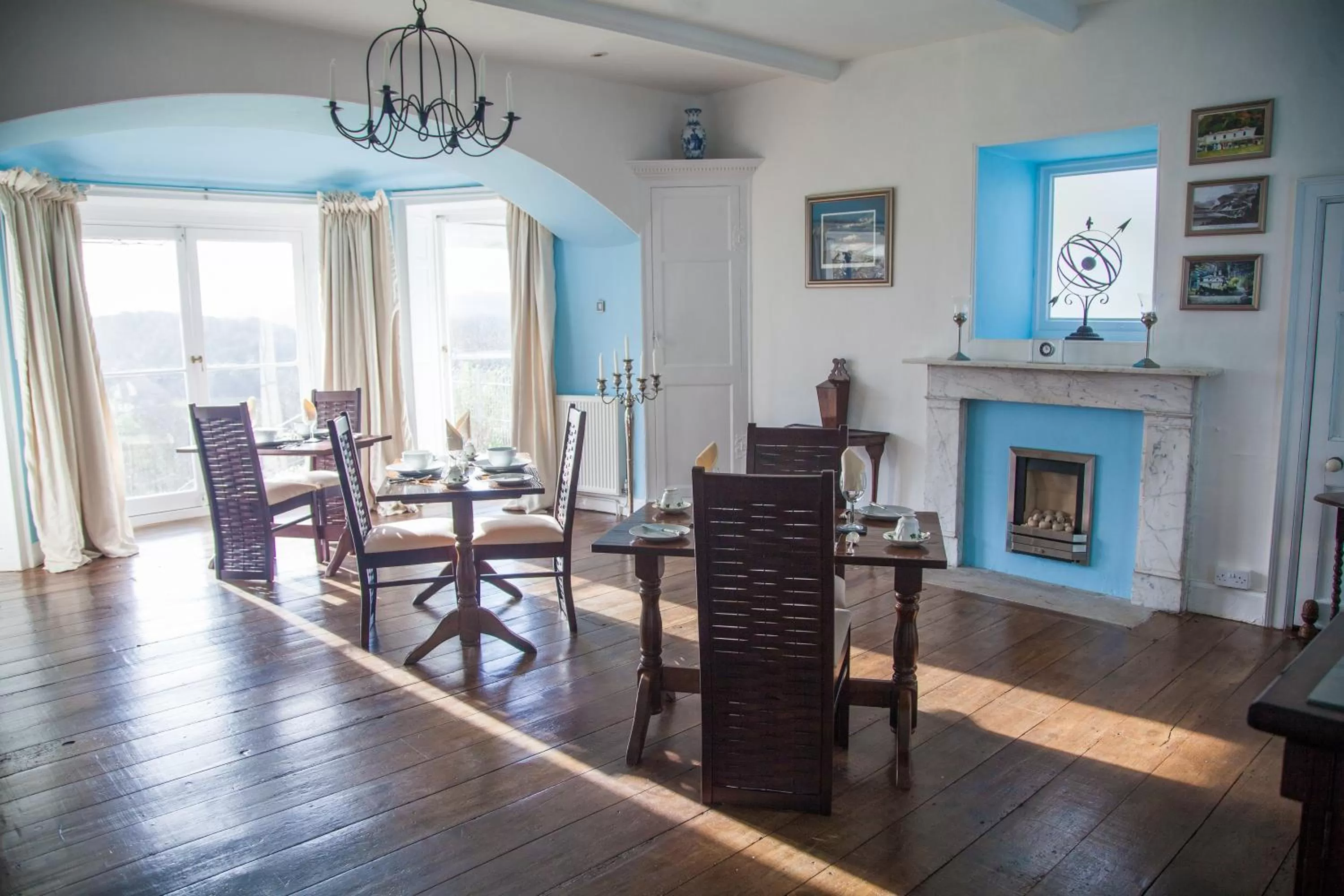 Dining area in Plas Tan-Yr-Allt Historic Country House B&B
