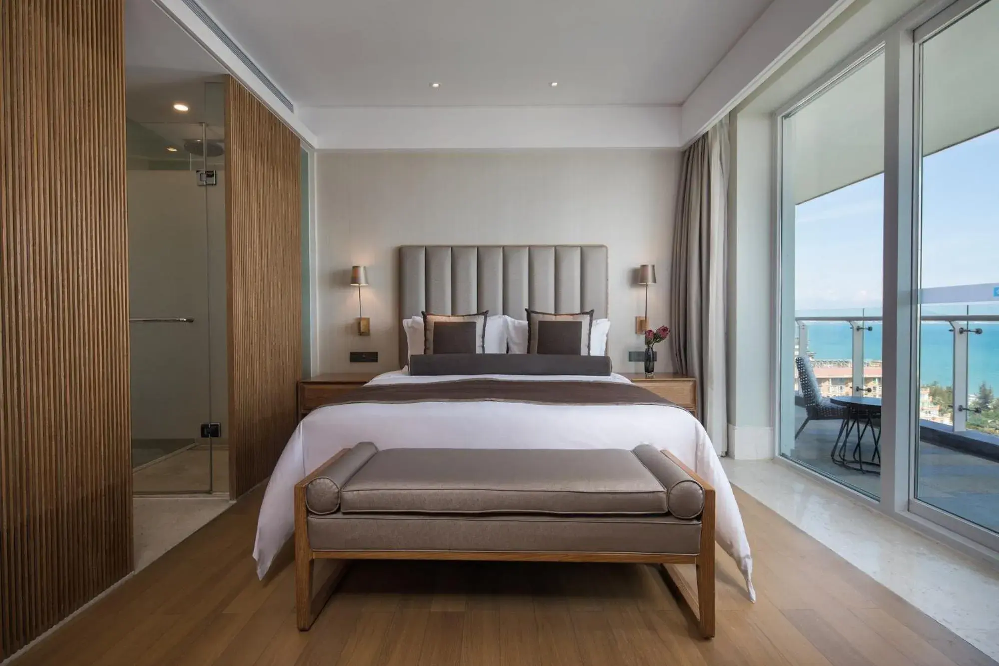 Bedroom, Bed in Wyndham Sanya Bay