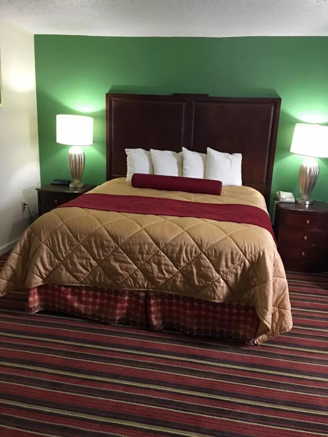 Bed in Royal Inn