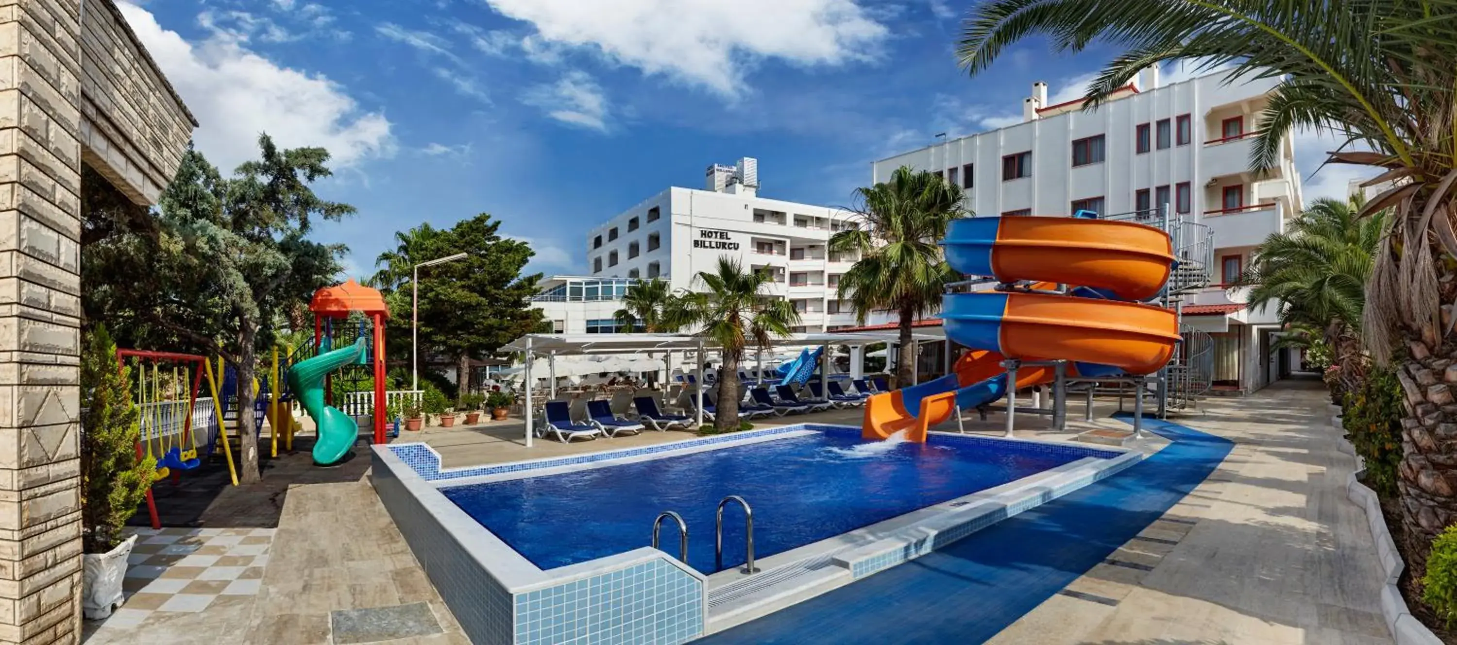 Property building, Swimming Pool in Hotel Billurcu