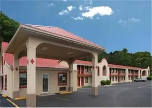 Property Building in Americas Best Value Inn Cartersville