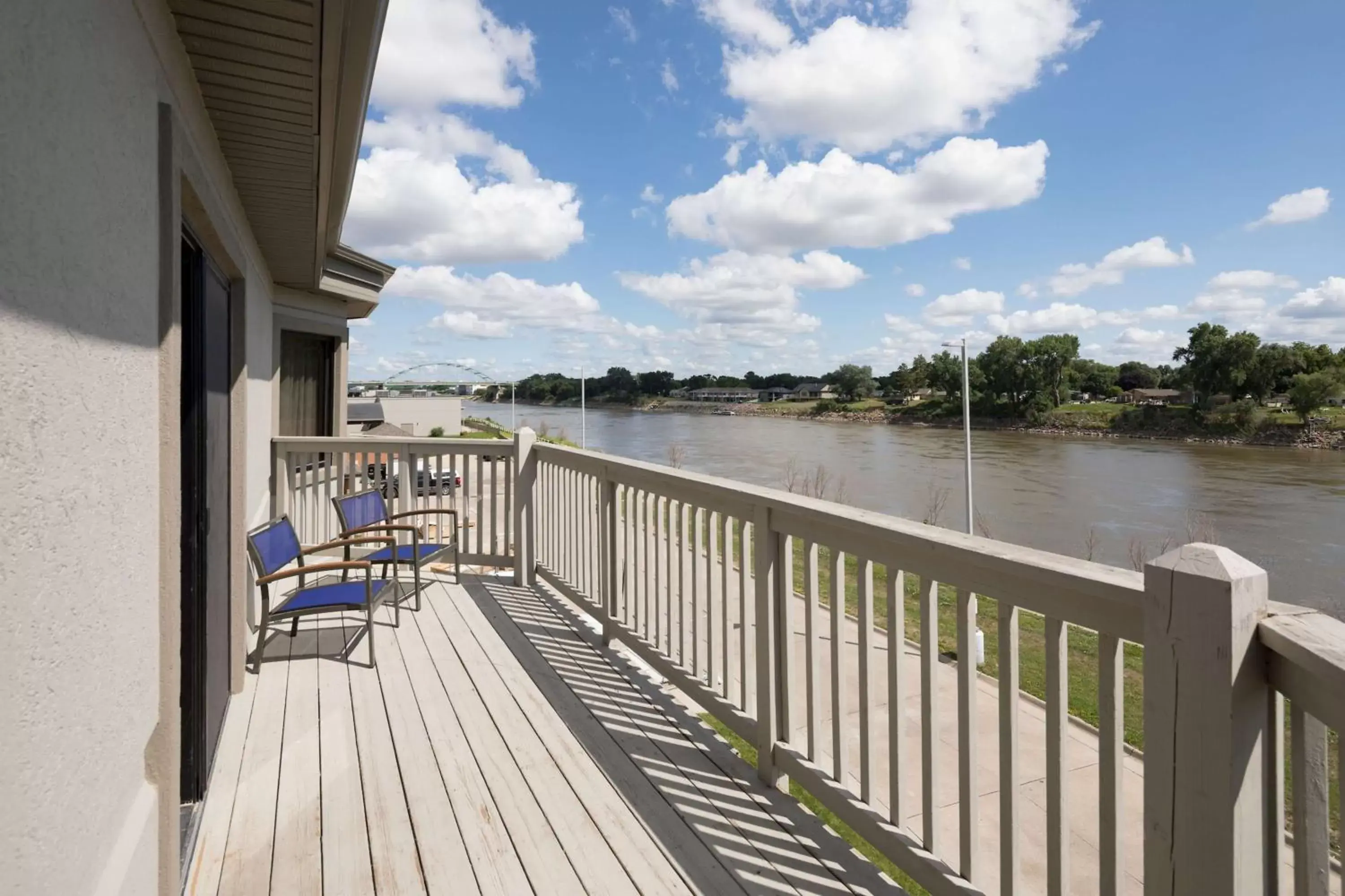 View (from property/room), Balcony/Terrace in Hilton Garden Inn Sioux City Riverfront