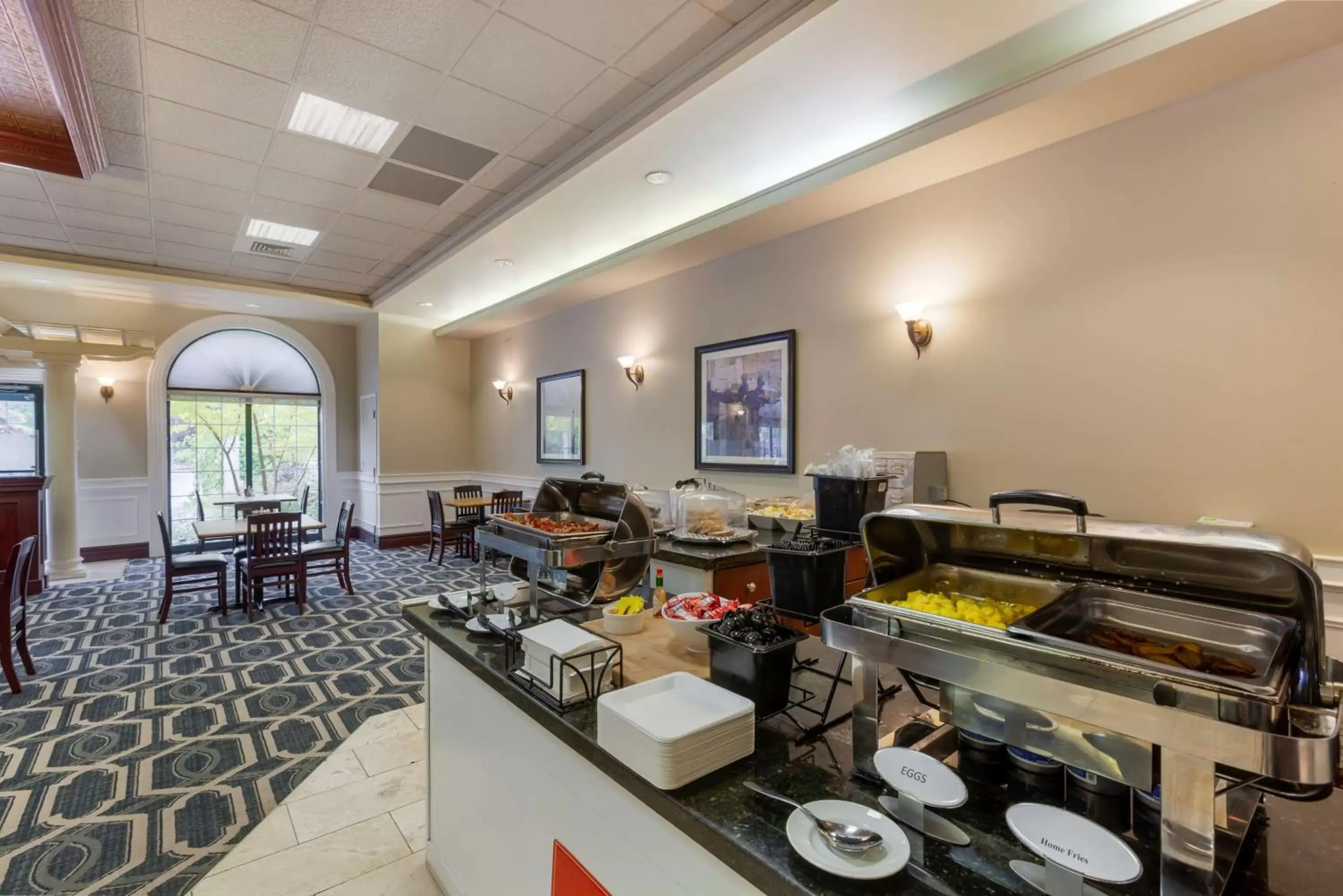 Breakfast, Restaurant/Places to Eat in Best Western Plus Orillia Hotel Breakfast, Restaurant/Places to Eat in Best Western Plus Orillia Hotel