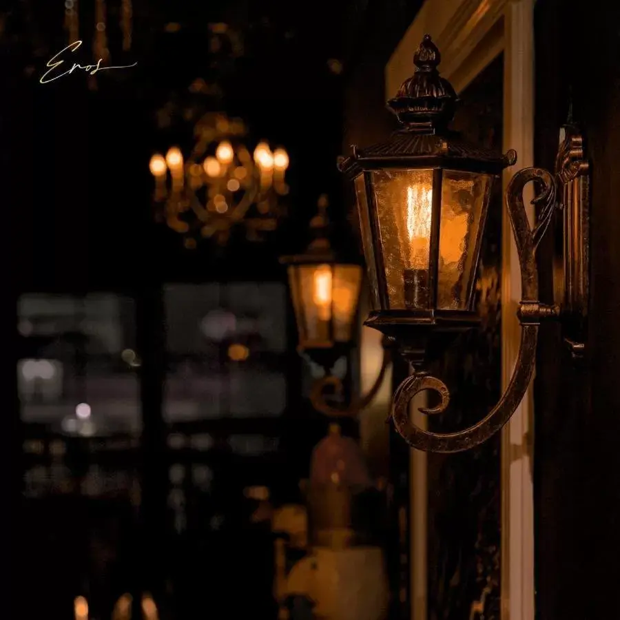 Lounge or bar in The Alcove Library Hotel