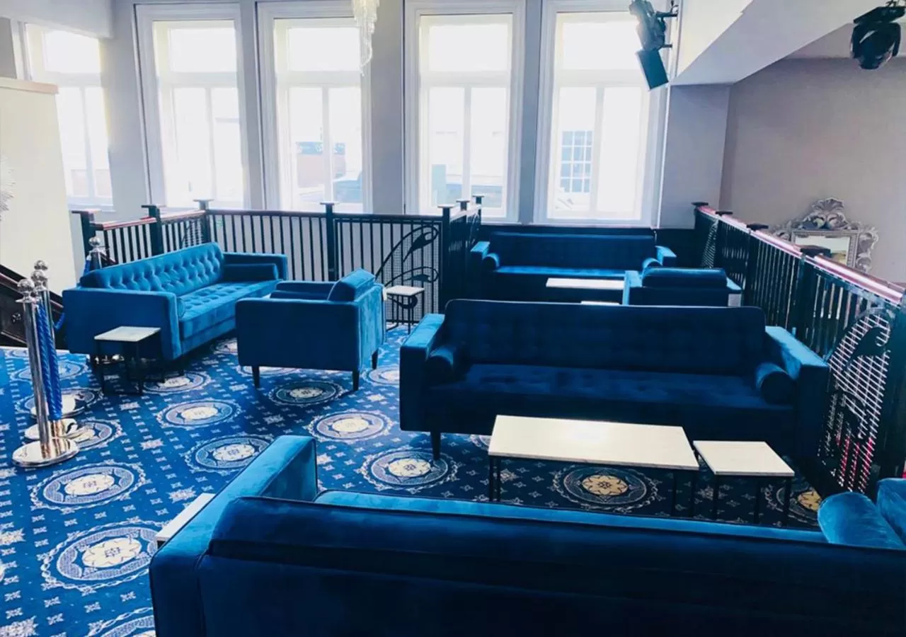 Restaurant/places to eat in Queens Hotel