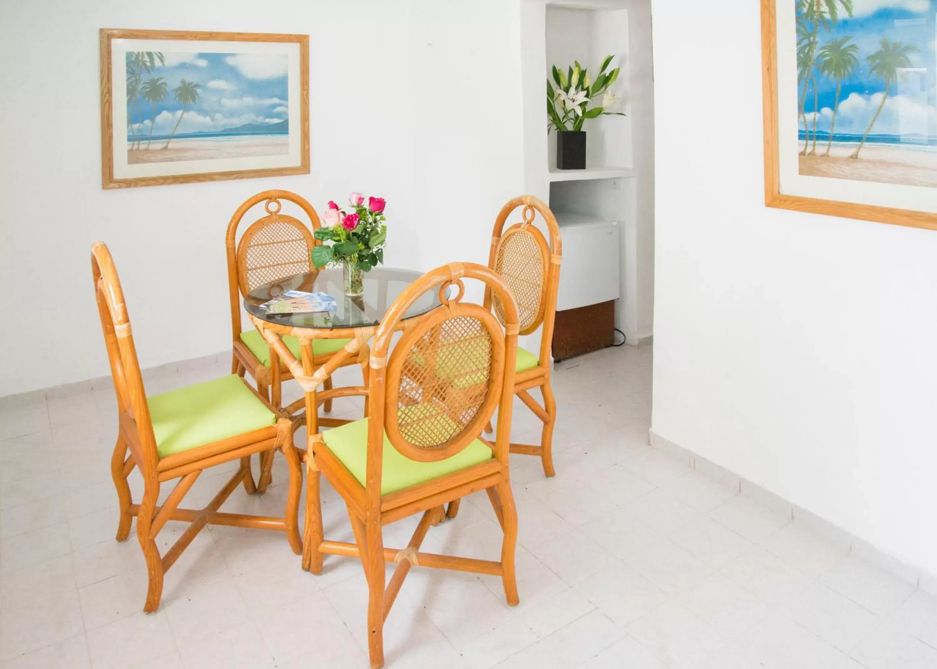 Seating area, Dining Area in Hotel El Cid