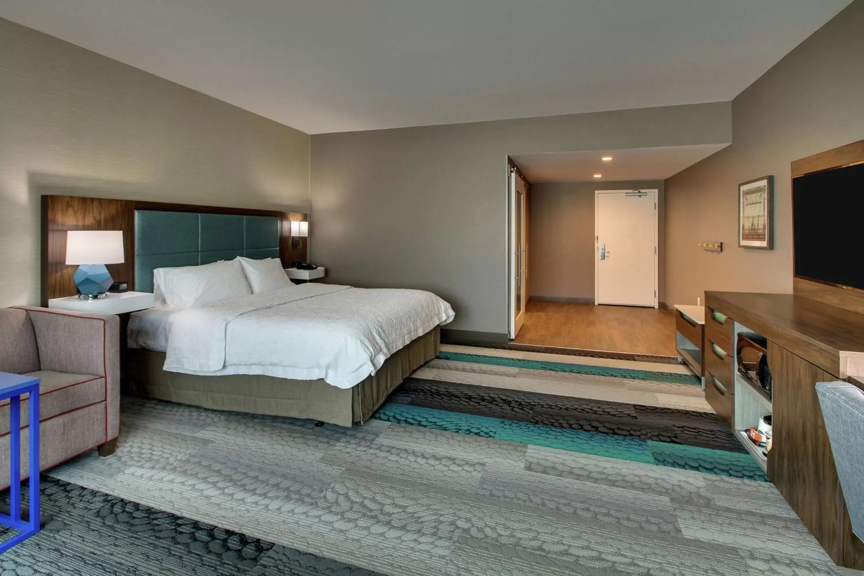 Bedroom, Bed in Hampton Inn & Suites By Hilton Southport