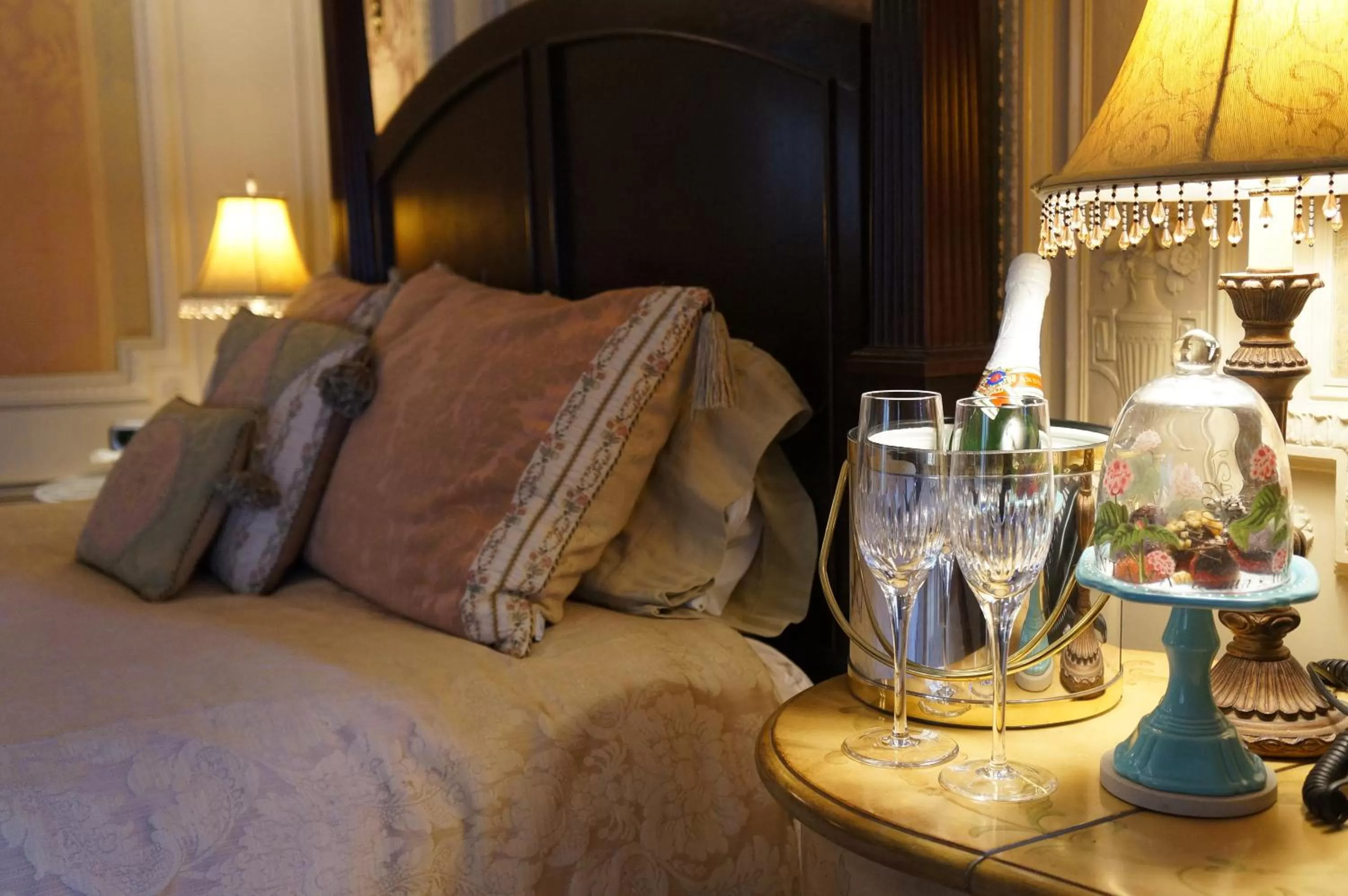 Bed in Silver Fountain Inn