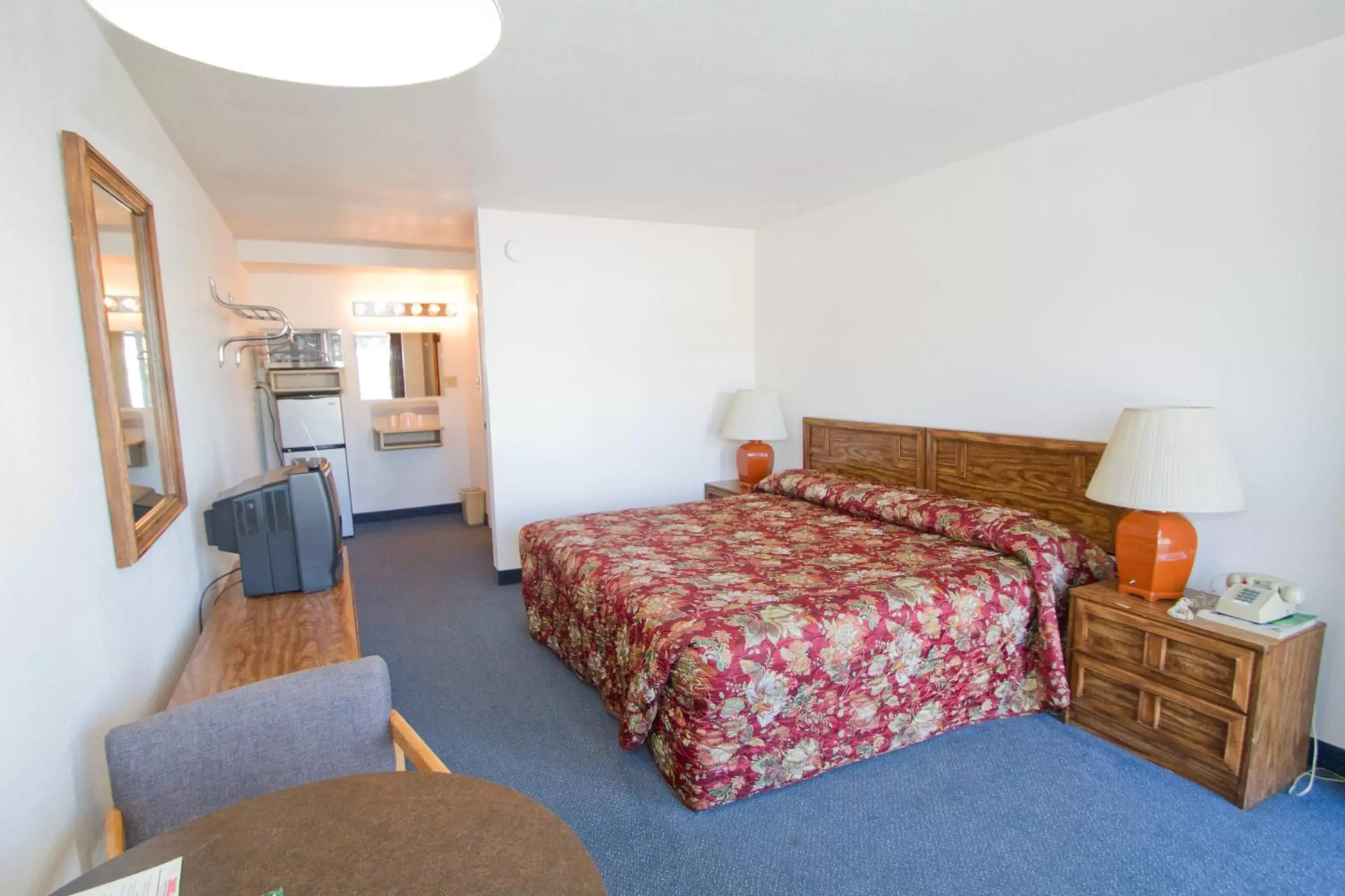 Photo of the whole room, Bed in Brooks St. Motor Inn