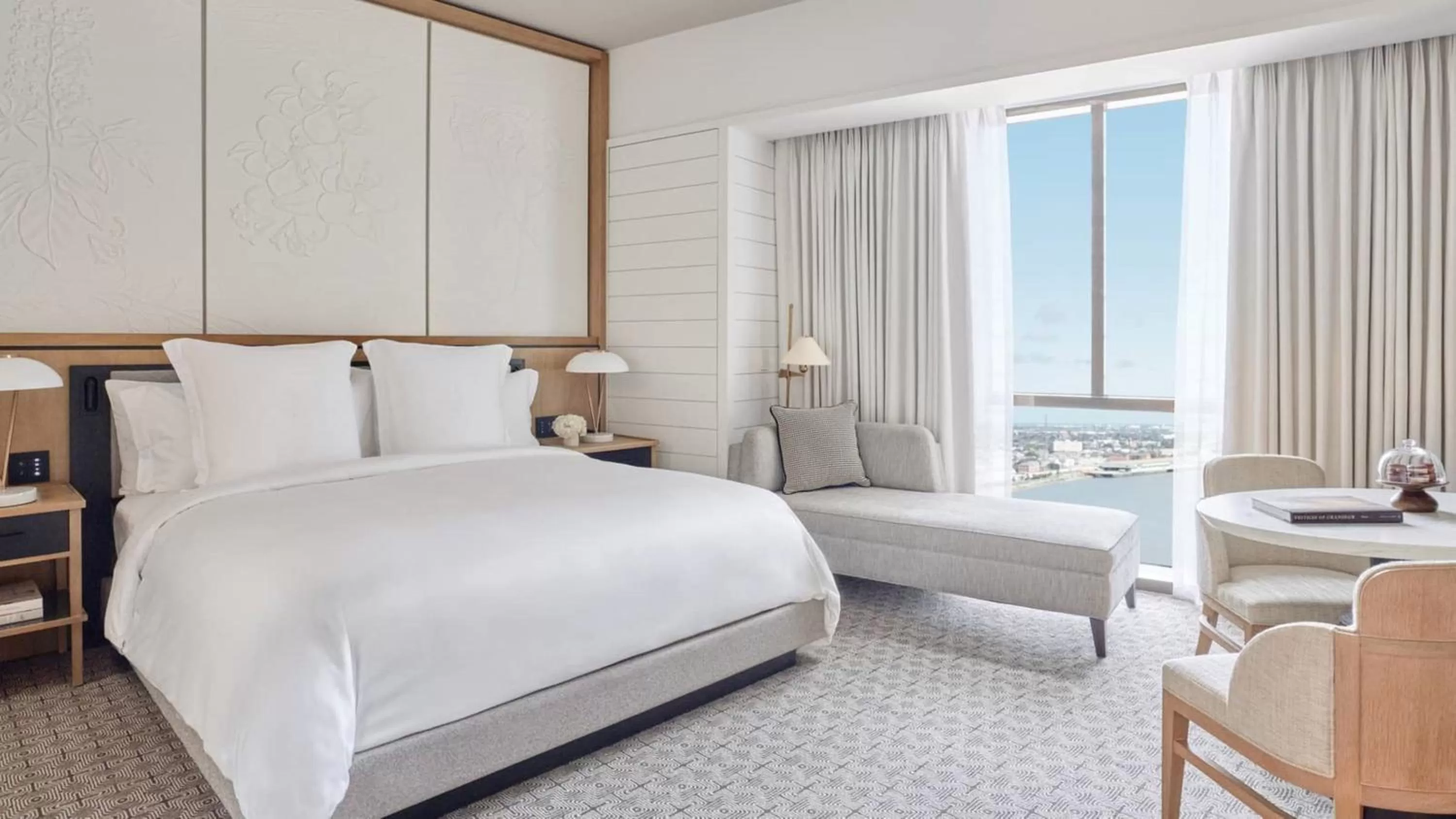 Bed in Four Seasons New Orleans