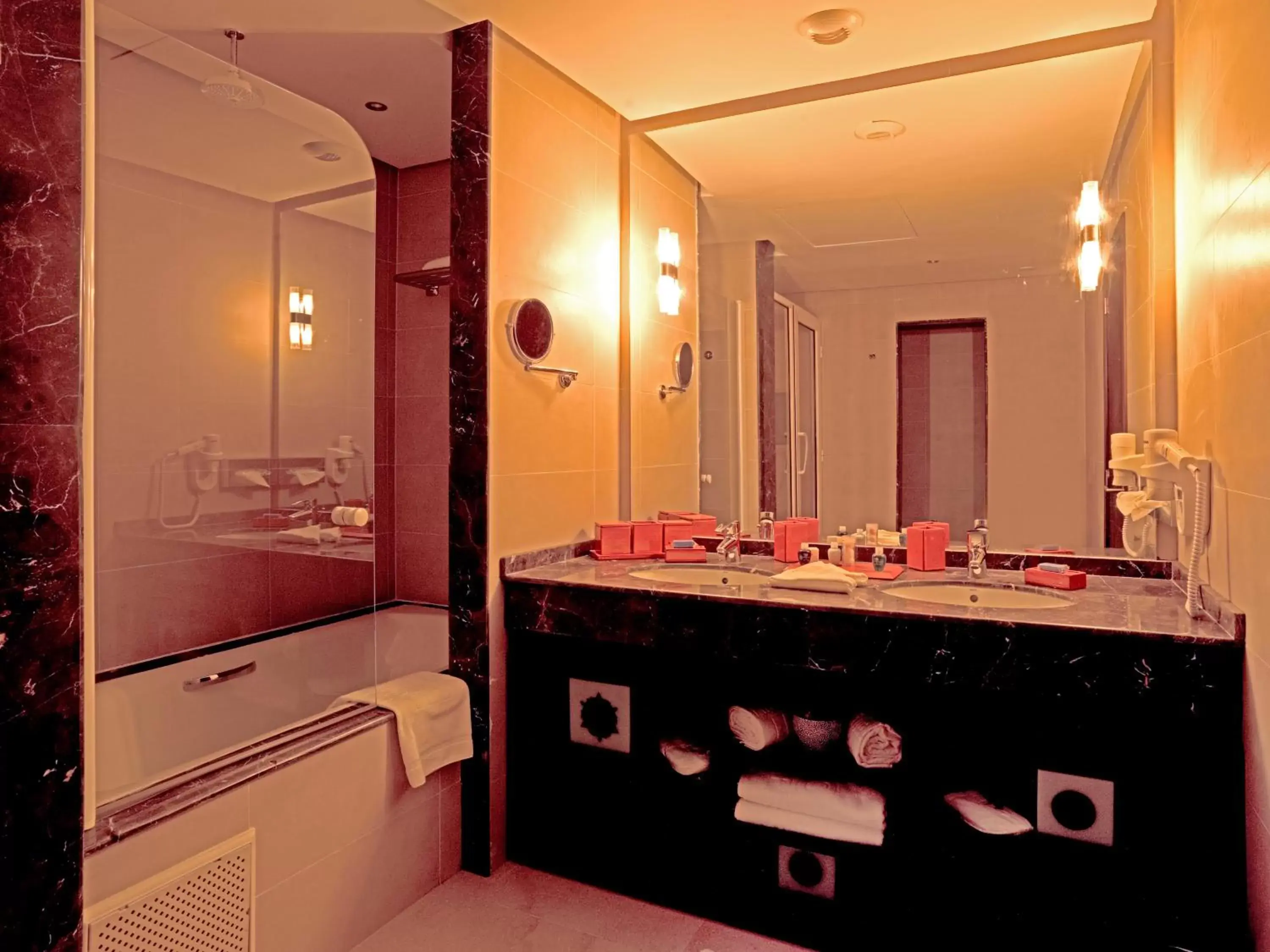 Bathroom in Palais Medina & Spa