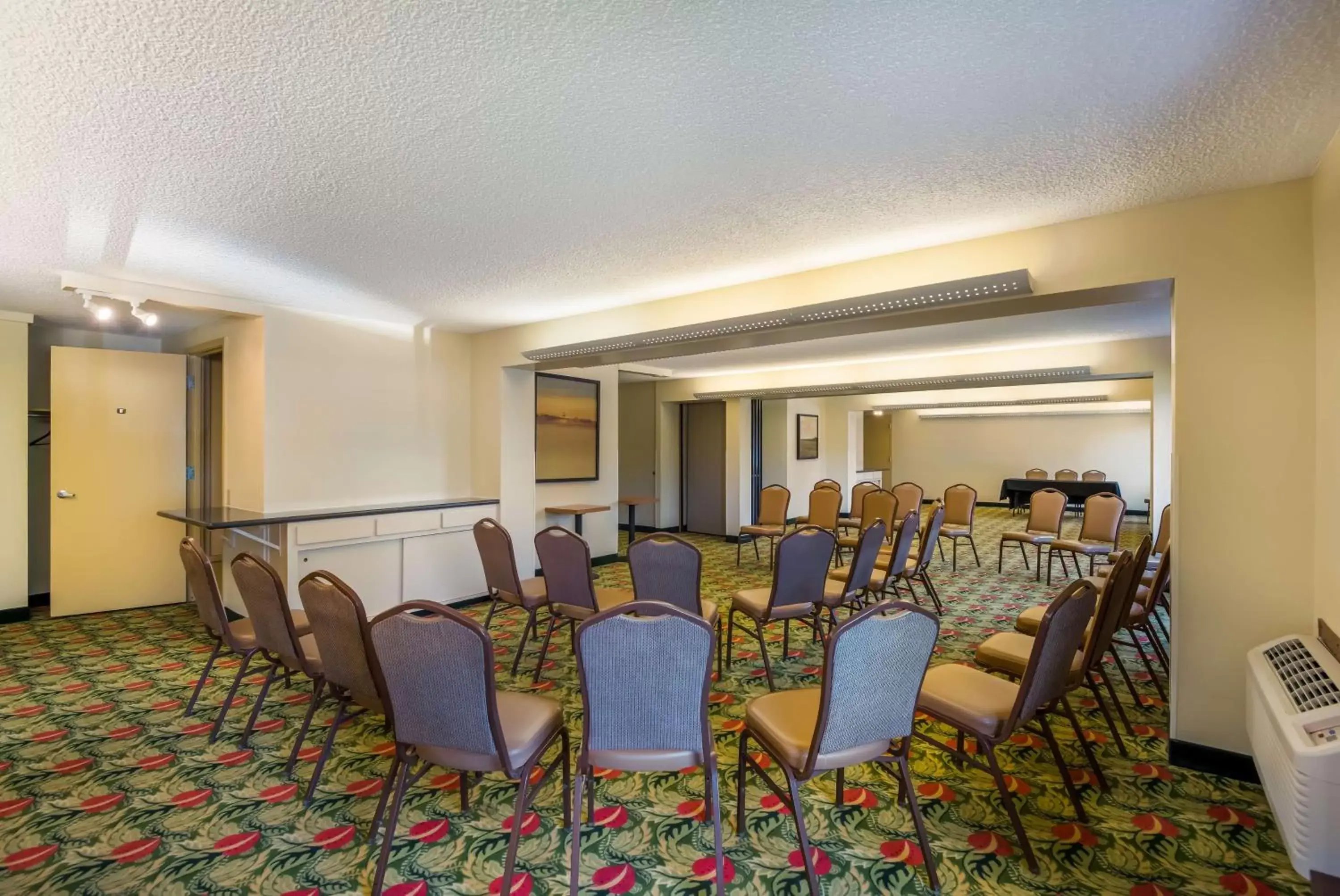 Meeting/conference room in Best Western Prairie Inn & Conference Center