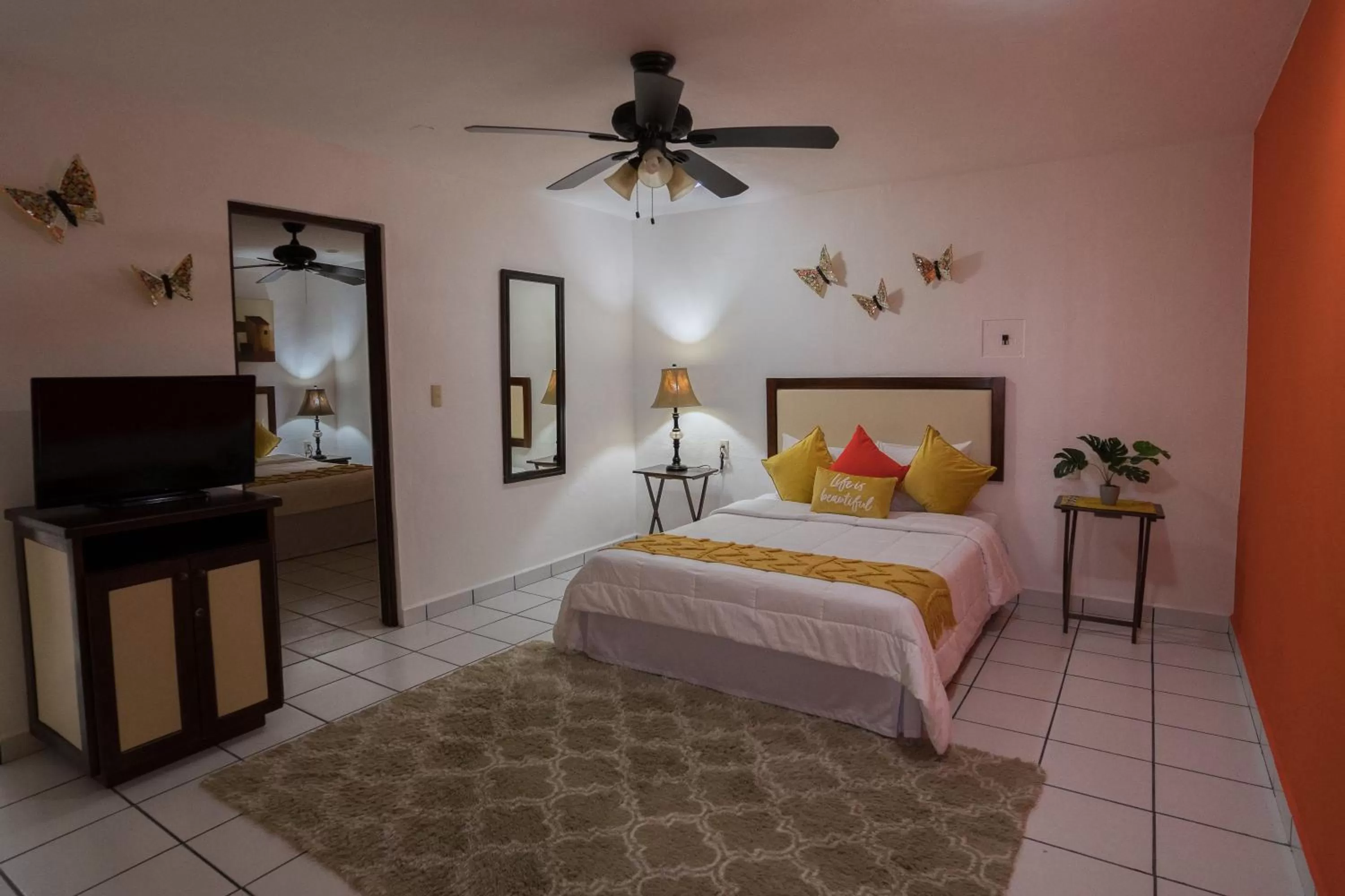 Photo of the whole room, Bed in Posada Mariposa Boutique Hotel - 5th Avenue