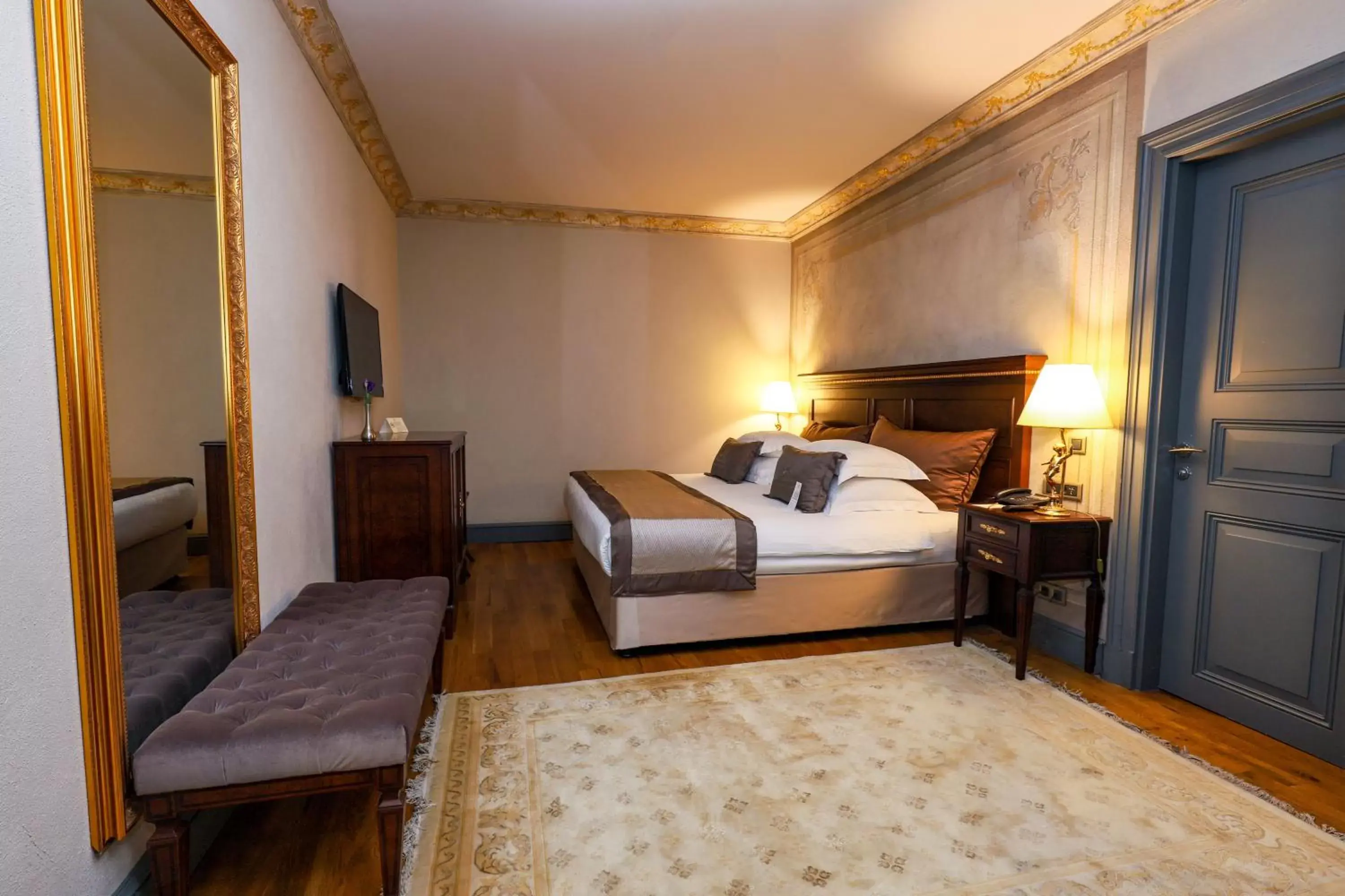 Bedroom, Bed in Palazzo Donizetti Hotel - Special Class
