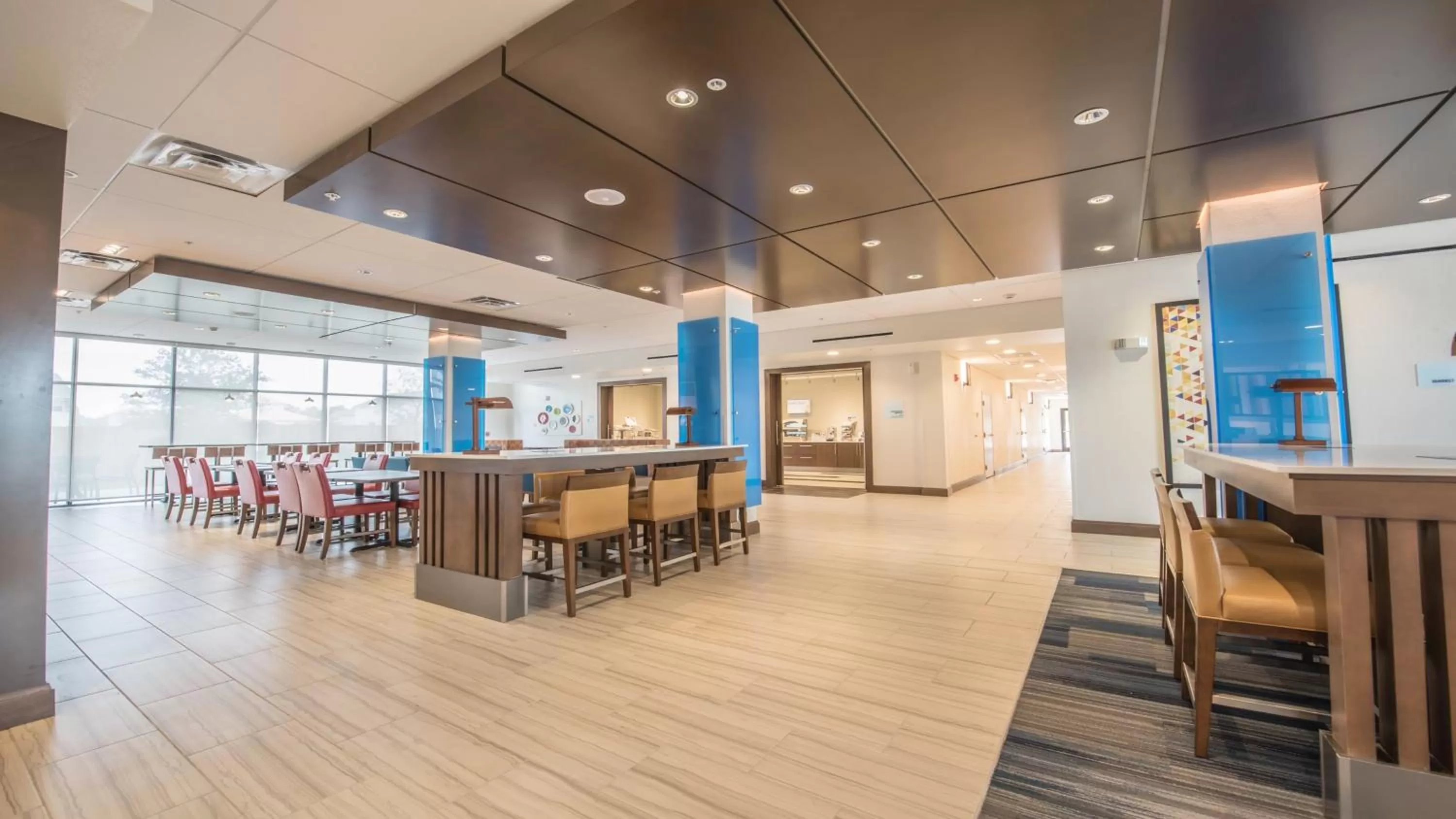 Breakfast in Holiday Inn Express & Suites - Dripping Springs - Austin Area by IHG