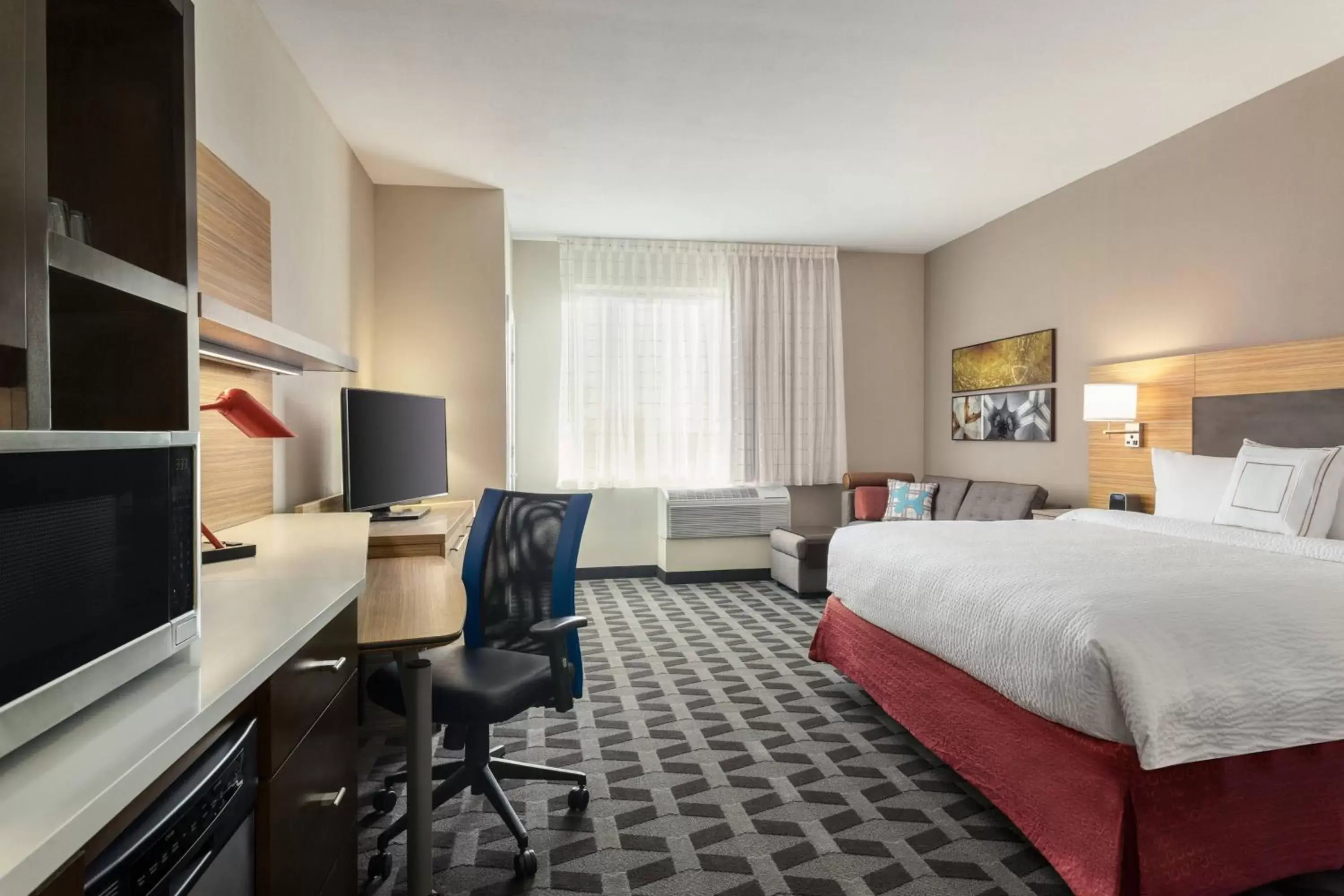 Bedroom, TV/Entertainment Center in TownePlace Suites by Marriott Memphis Southaven