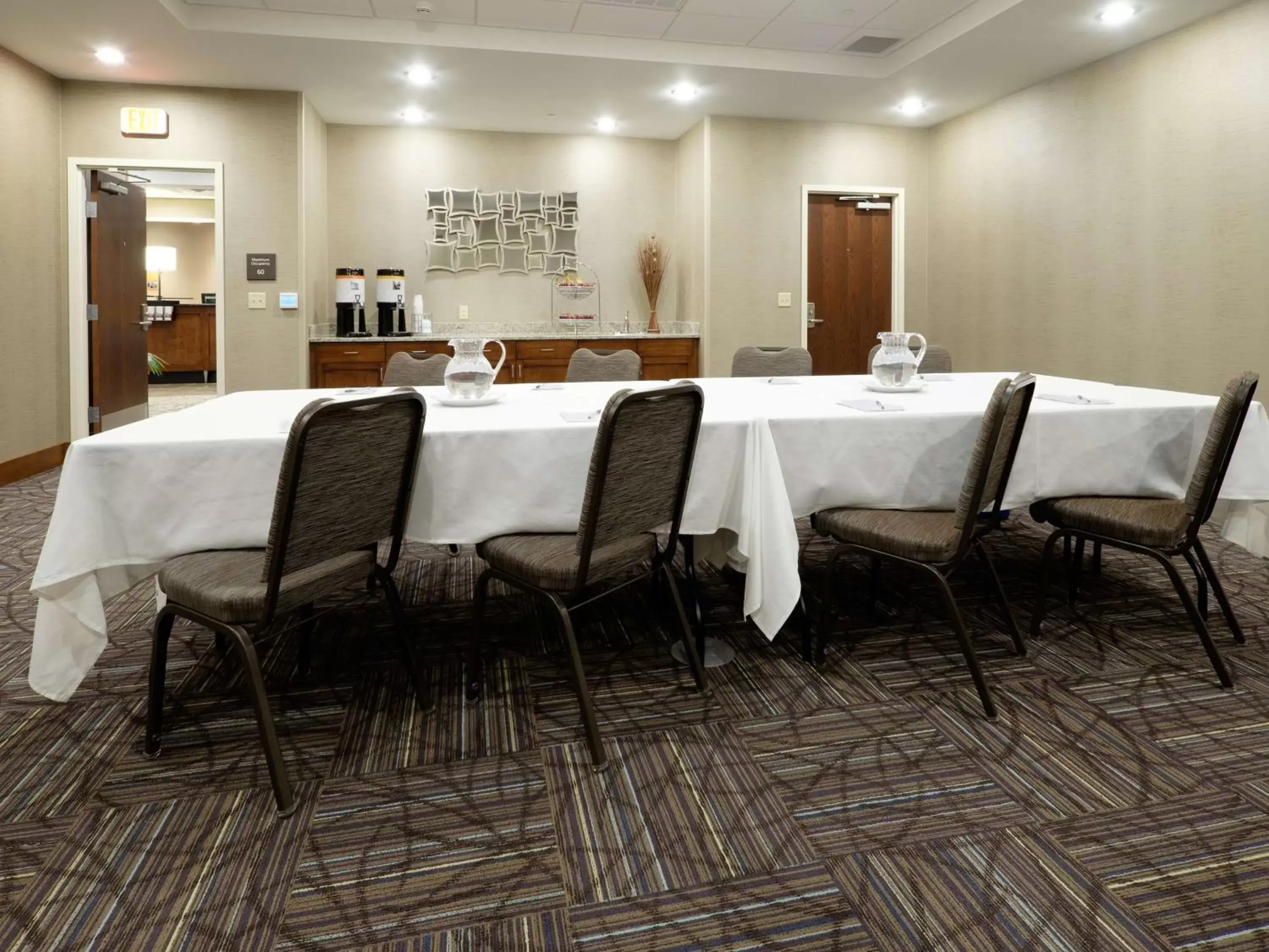 Meeting/conference room in Hampton Inn Green Bay Downtown