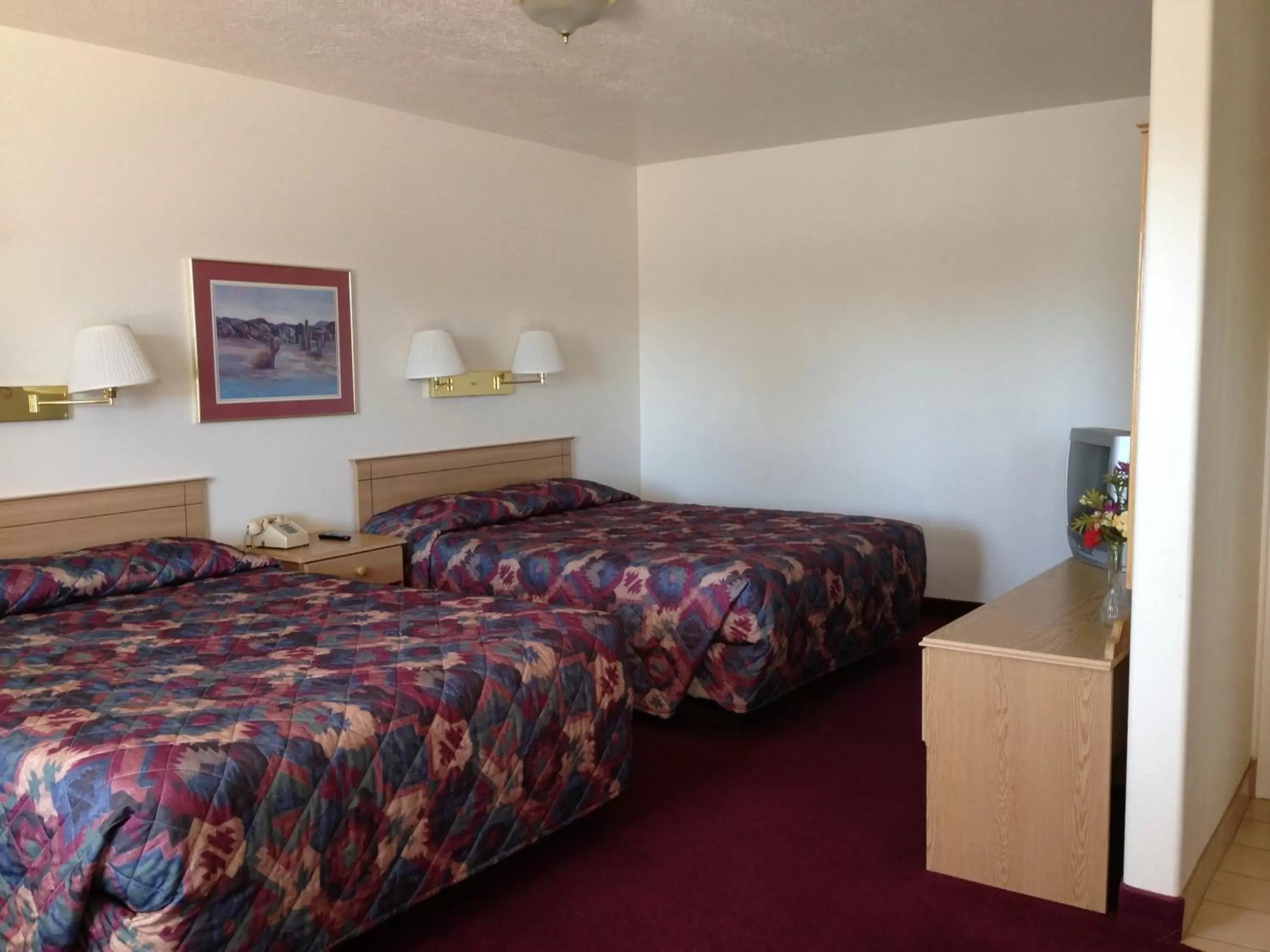 Photo of the whole room, Bed in Bryce Way Motel