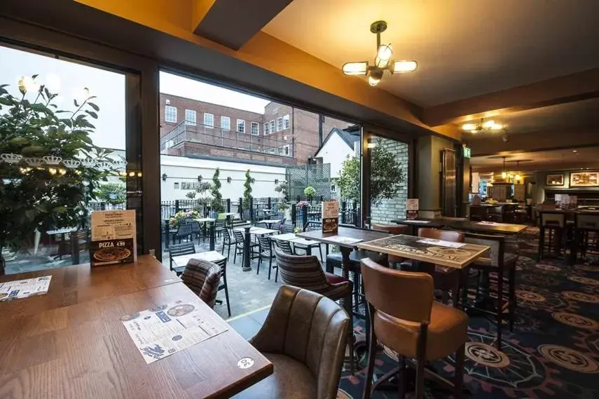 Restaurant/Places to Eat in The Crown Hotel Wetherspoon