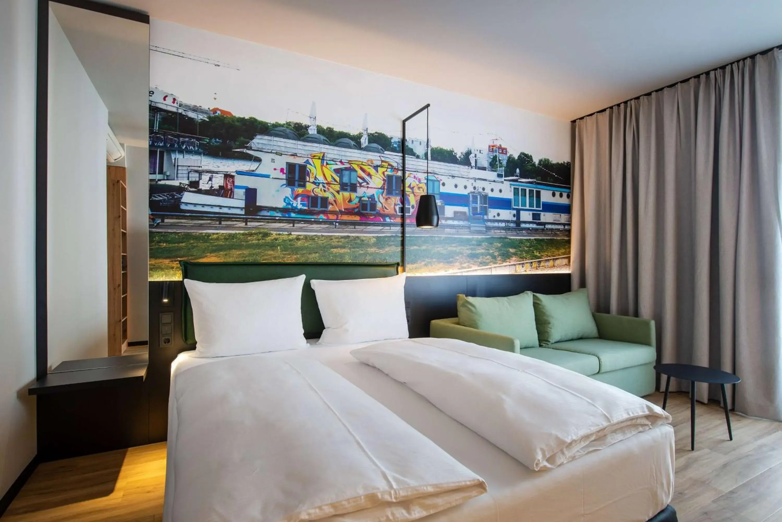 Photo of the whole room, Bed in Vienna House Easy by Wyndham Berlin Potsdamer Platz